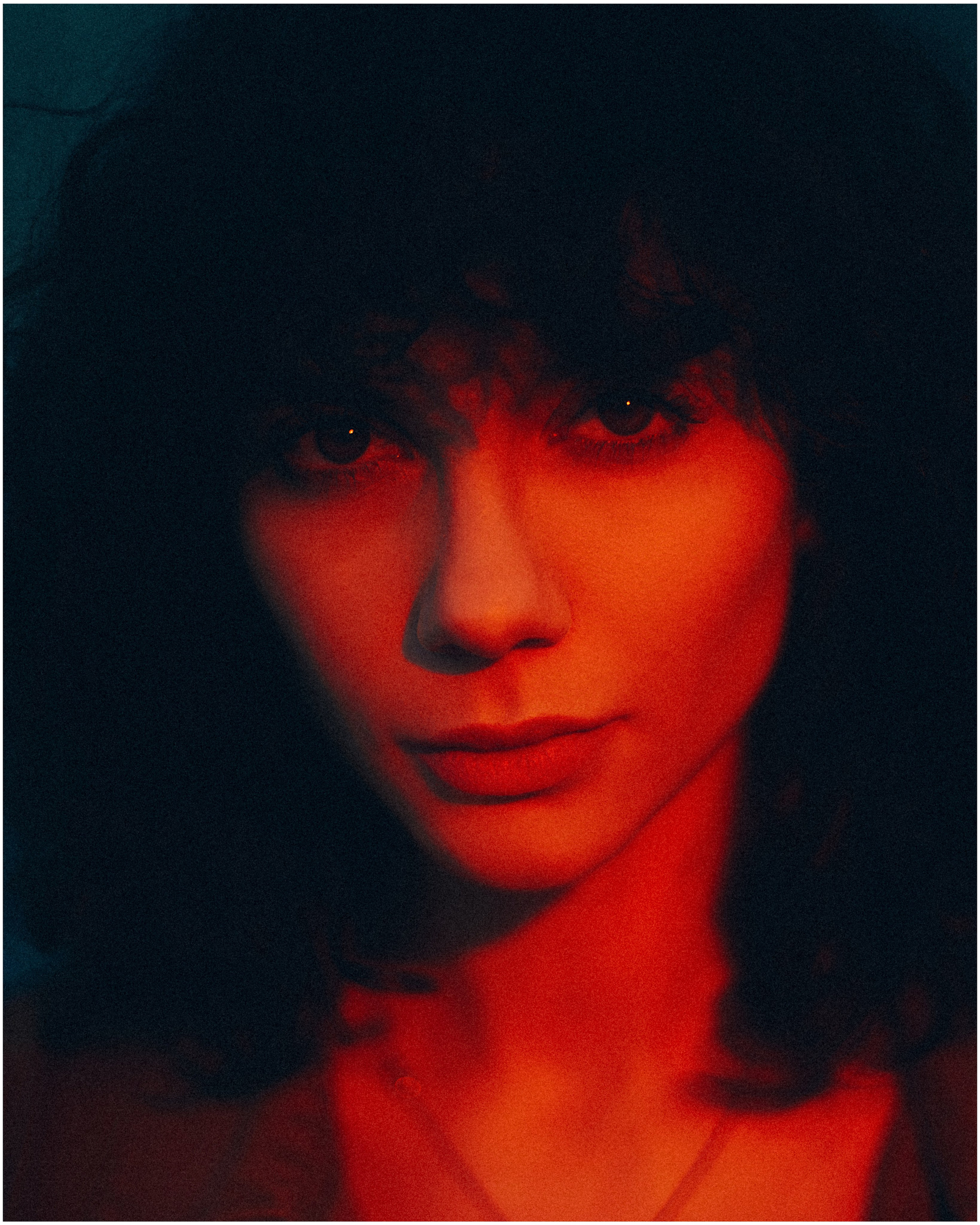 Фотосессия с цветным светом на улице