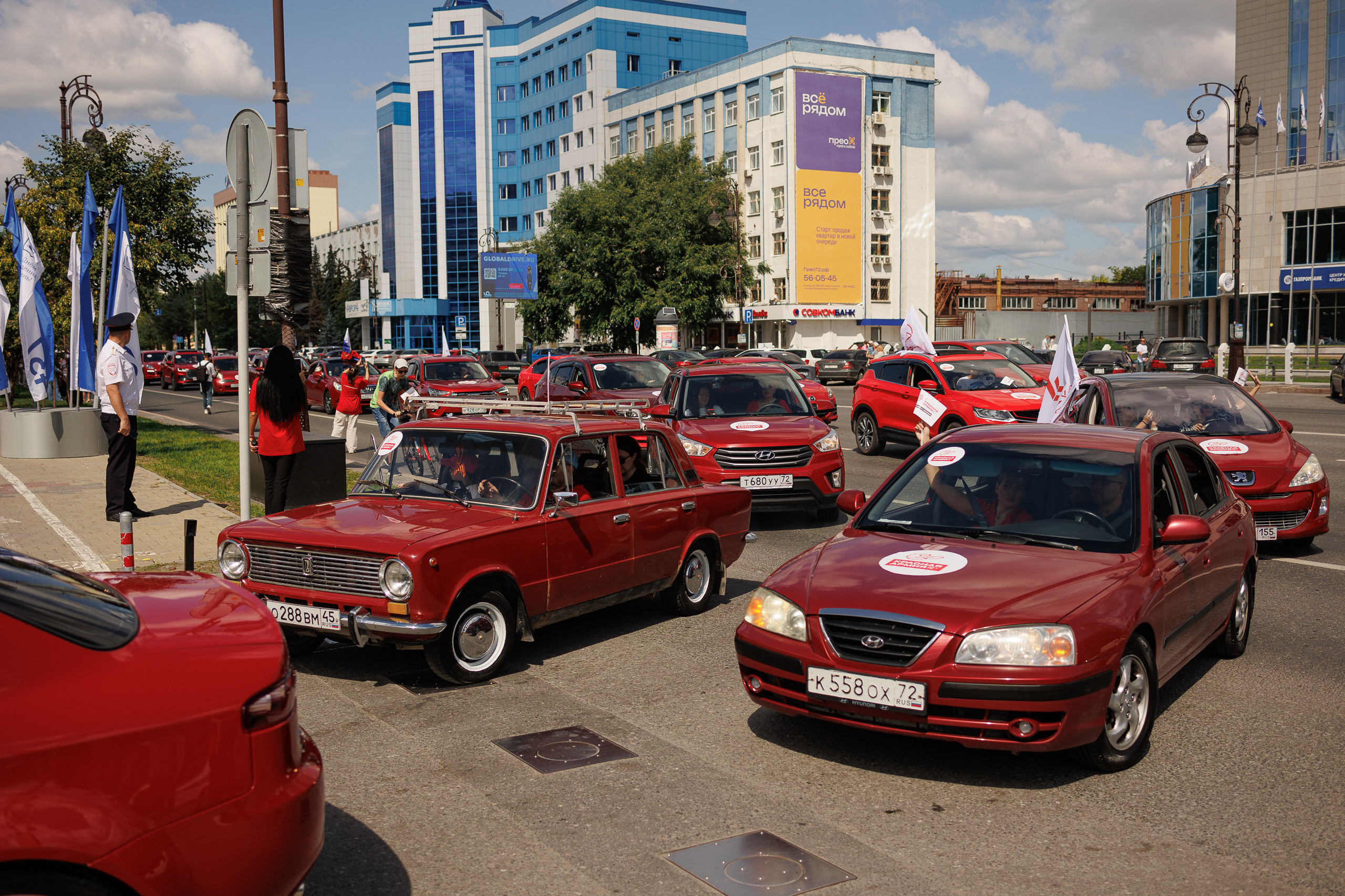 День города. BMW Bars и Красная армия. Фотограф в Тюмени — Профессиональные фотосессии для бизнеса или семьи