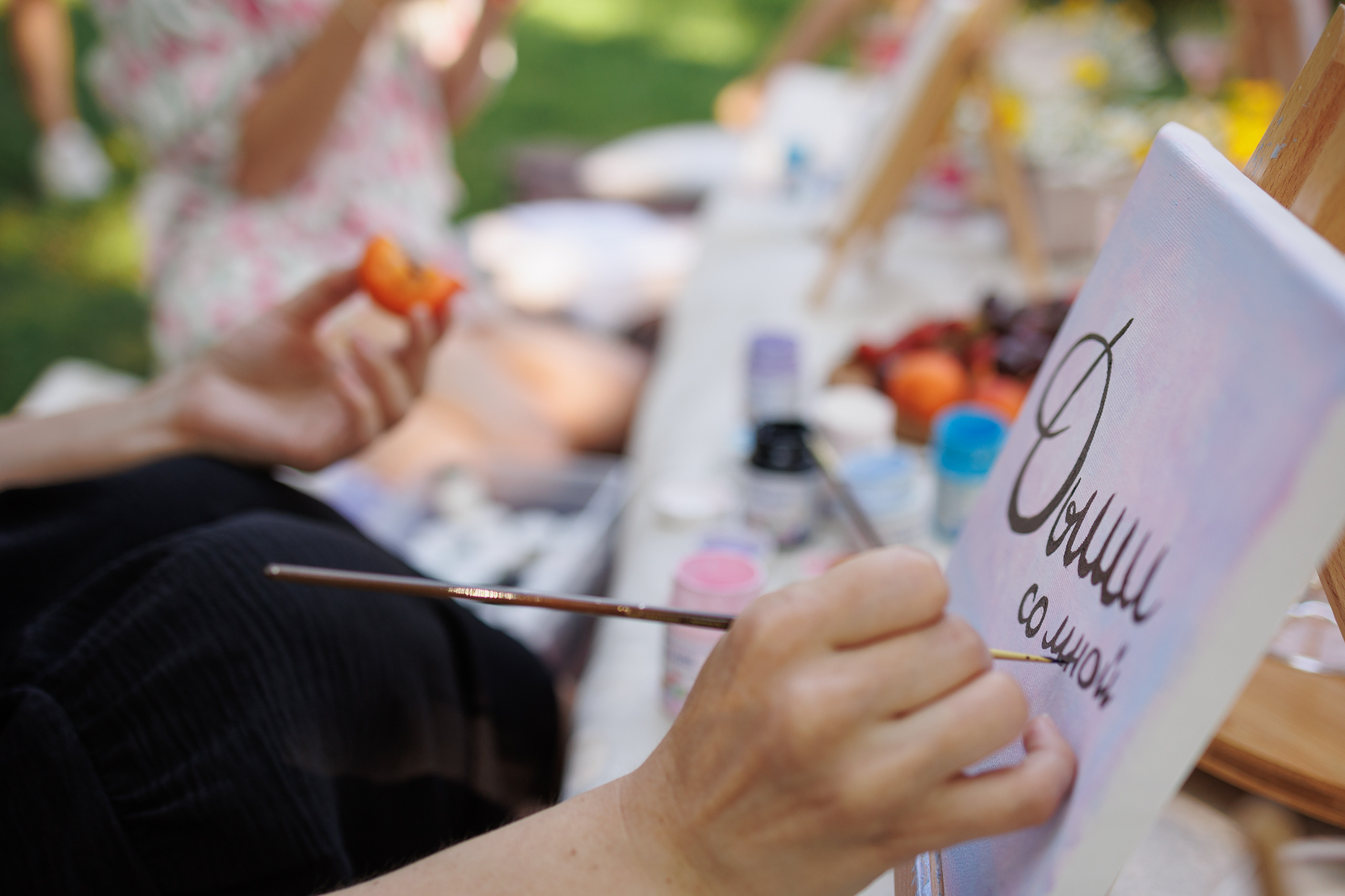 МК рисование на холсте. Фотограф в Тюмени — Профессиональные фотосессии для бизнеса или семьи