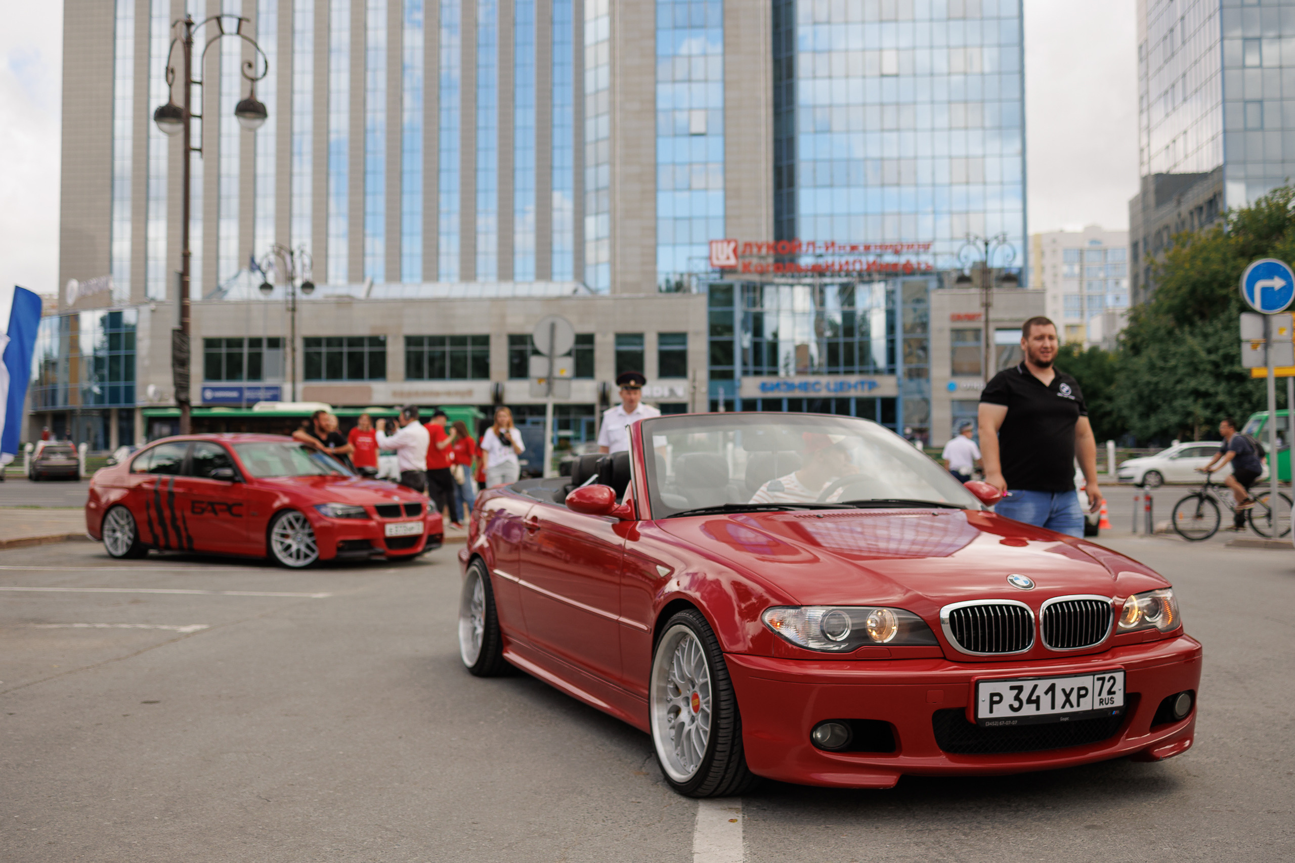 День города. BMW Bars и Красная армия. Фотограф в Тюмени — Профессиональные фотосессии для бизнеса или семьи