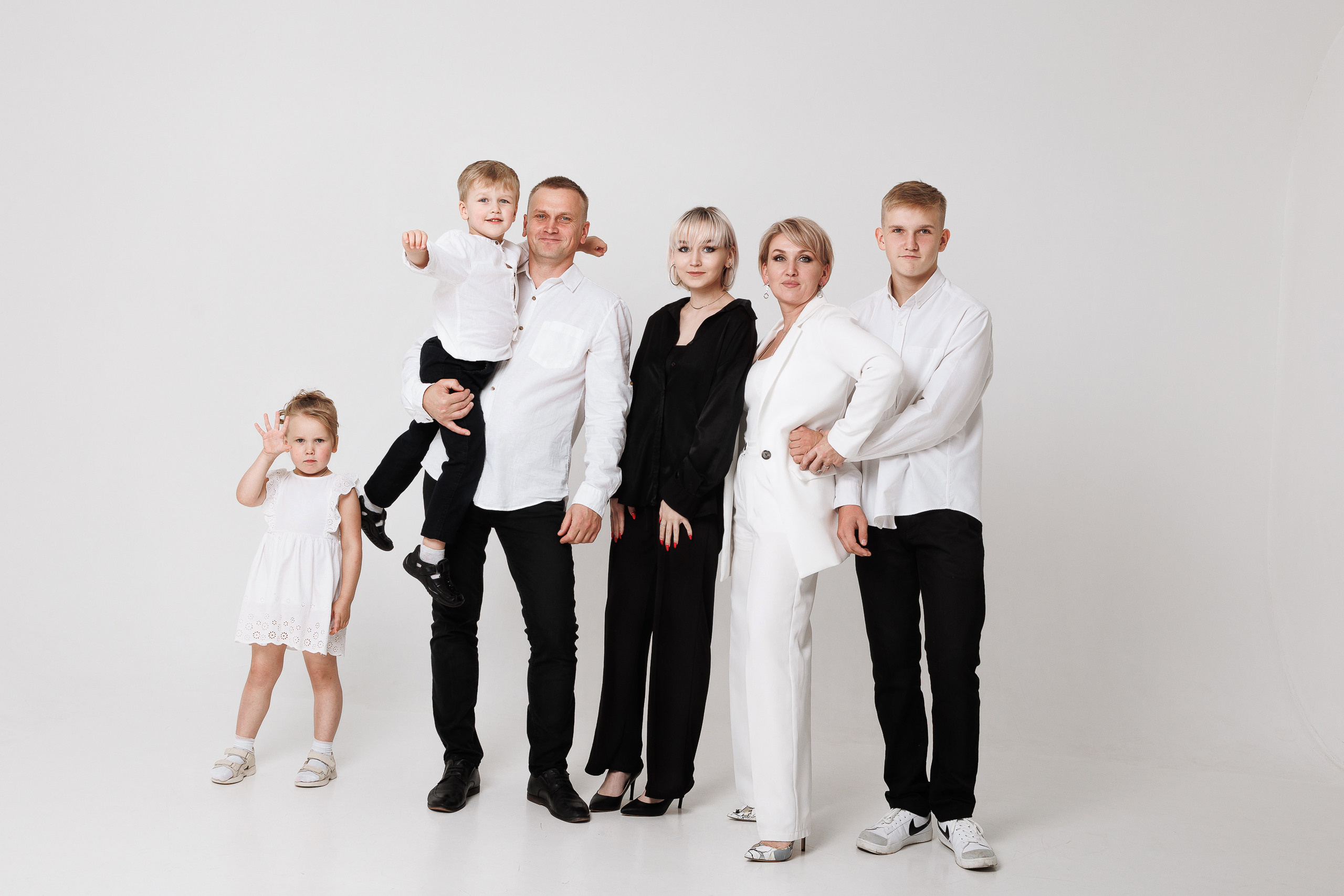 Евгения и семья. Фотограф в Тюмени — Профессиональные фотосессии для бизнеса или семьи