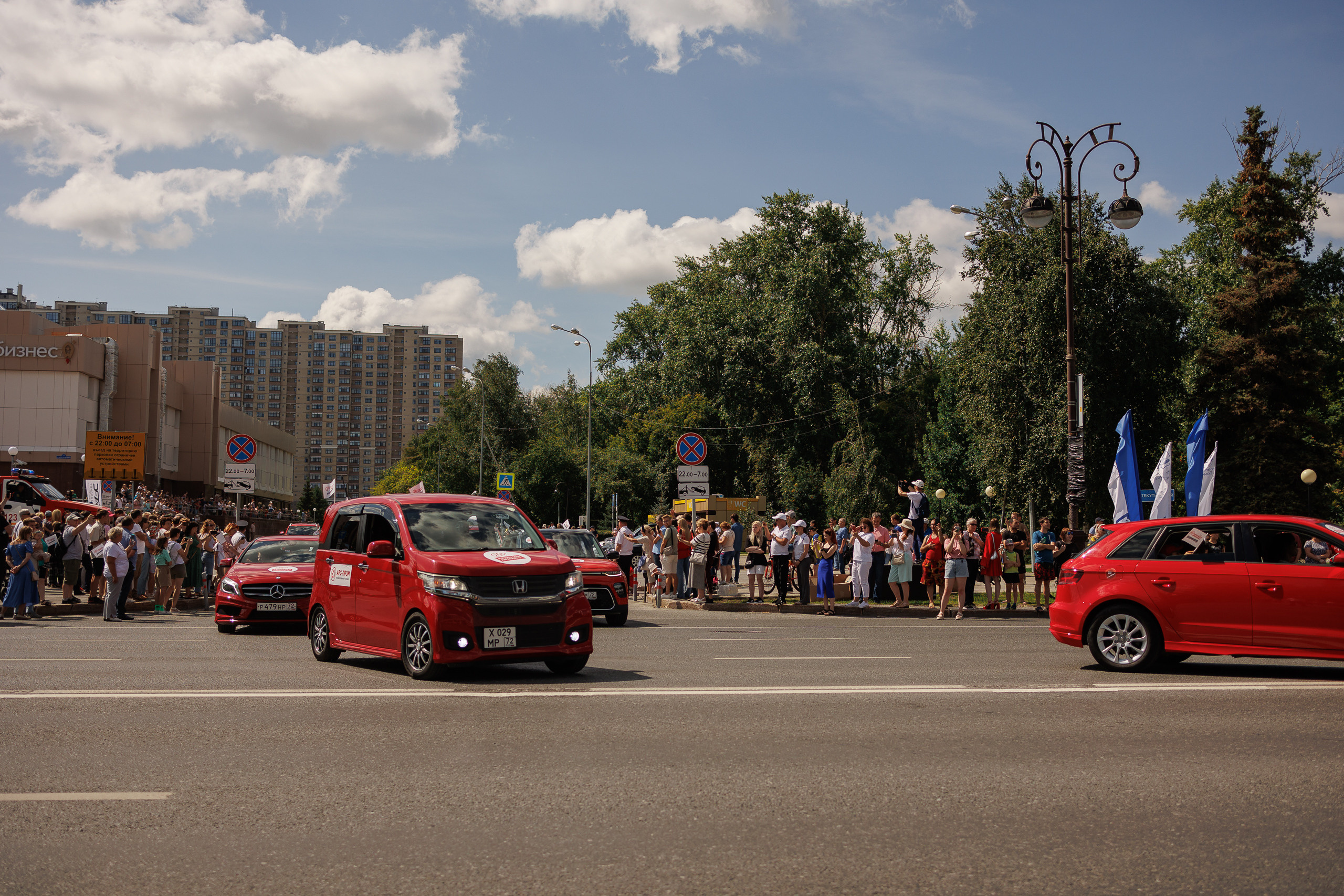 День города. BMW Bars и Красная армия. Фотограф в Тюмени — Профессиональные фотосессии для бизнеса или семьи