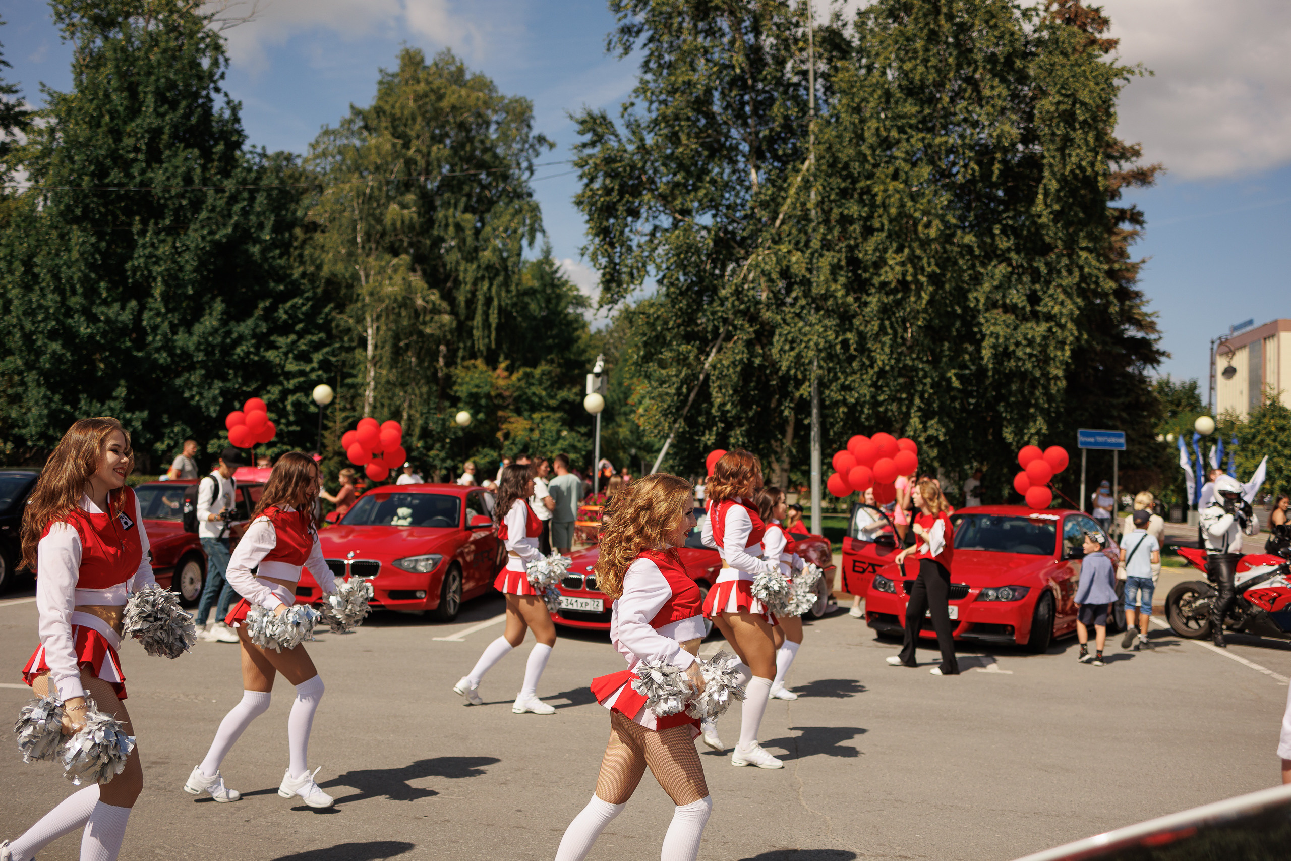 День города. BMW Bars и Красная армия. Фотограф в Тюмени — Профессиональные фотосессии для бизнеса или семьи