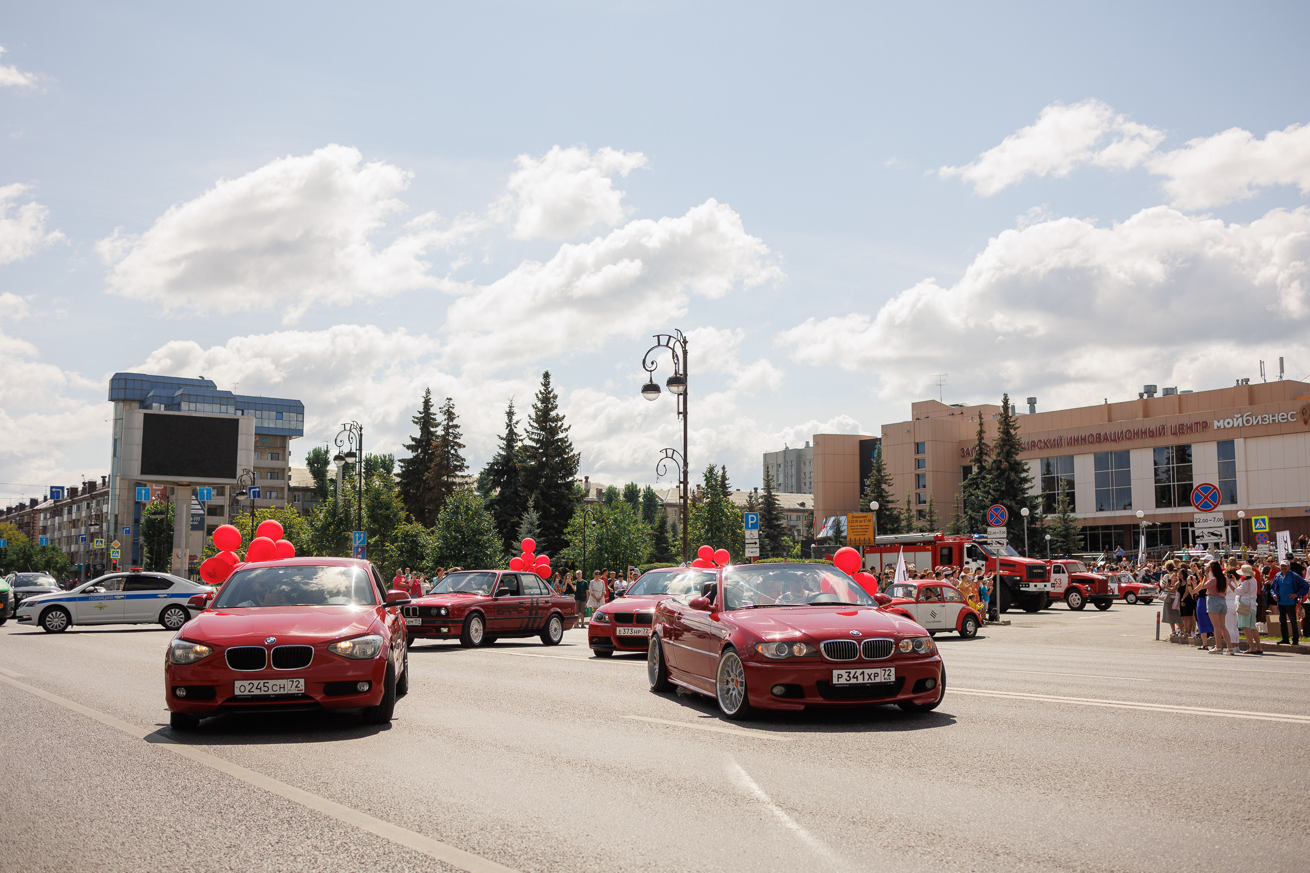 День города. BMW Bars и Красная армия. Фотограф в Тюмени — Профессиональные фотосессии для бизнеса или семьи