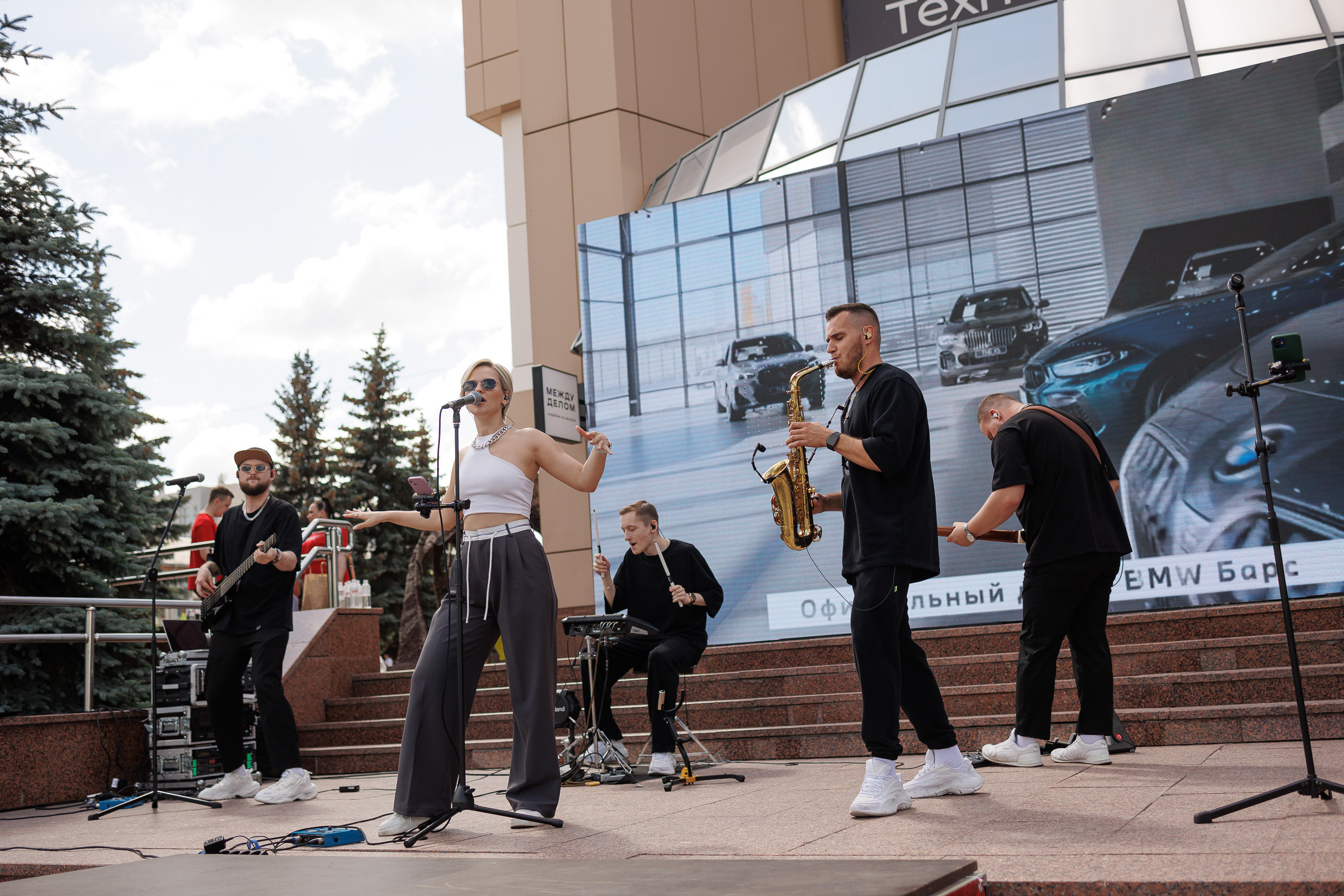 День города. BMW Bars и Красная армия. Фотограф в Тюмени — Профессиональные фотосессии для бизнеса или семьи