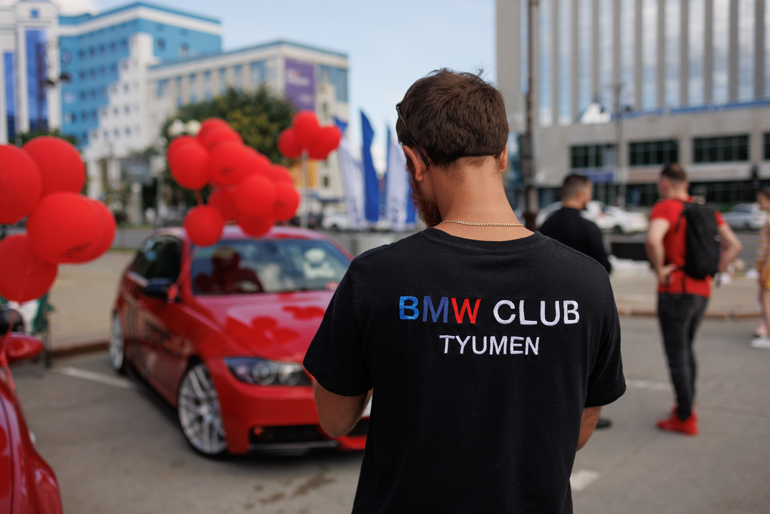День города. BMW Bars и Красная армия. Фотограф в Тюмени — Профессиональные фотосессии для бизнеса или семьи