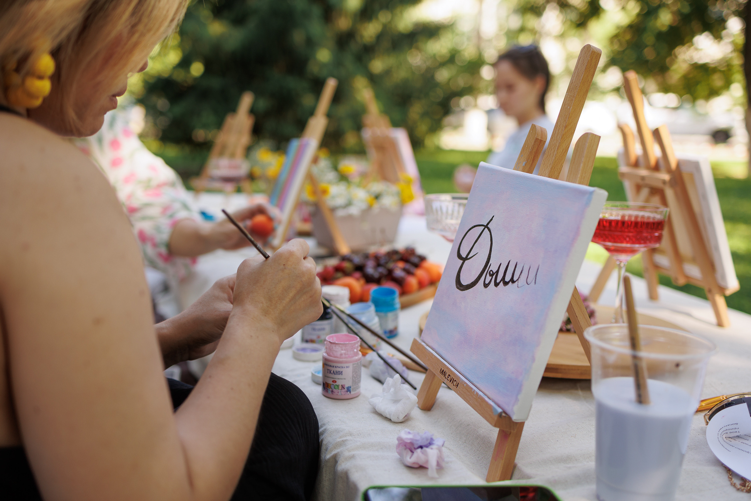 МК рисование на холсте. Фотограф в Тюмени — Профессиональные фотосессии для бизнеса или семьи