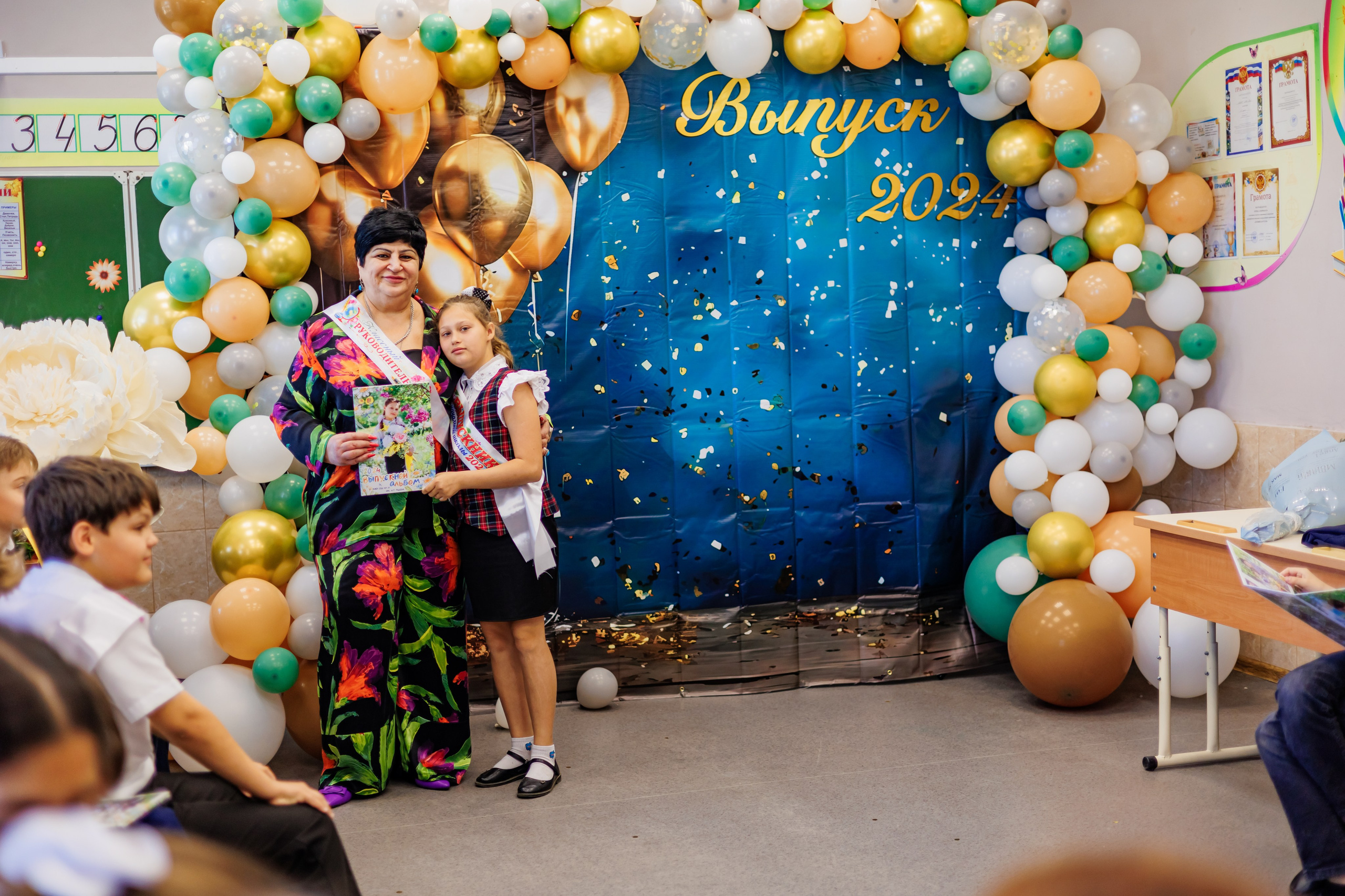 Выпуск 4а 25школа'24 год. Свадебный и семейный фотограф в Армавире