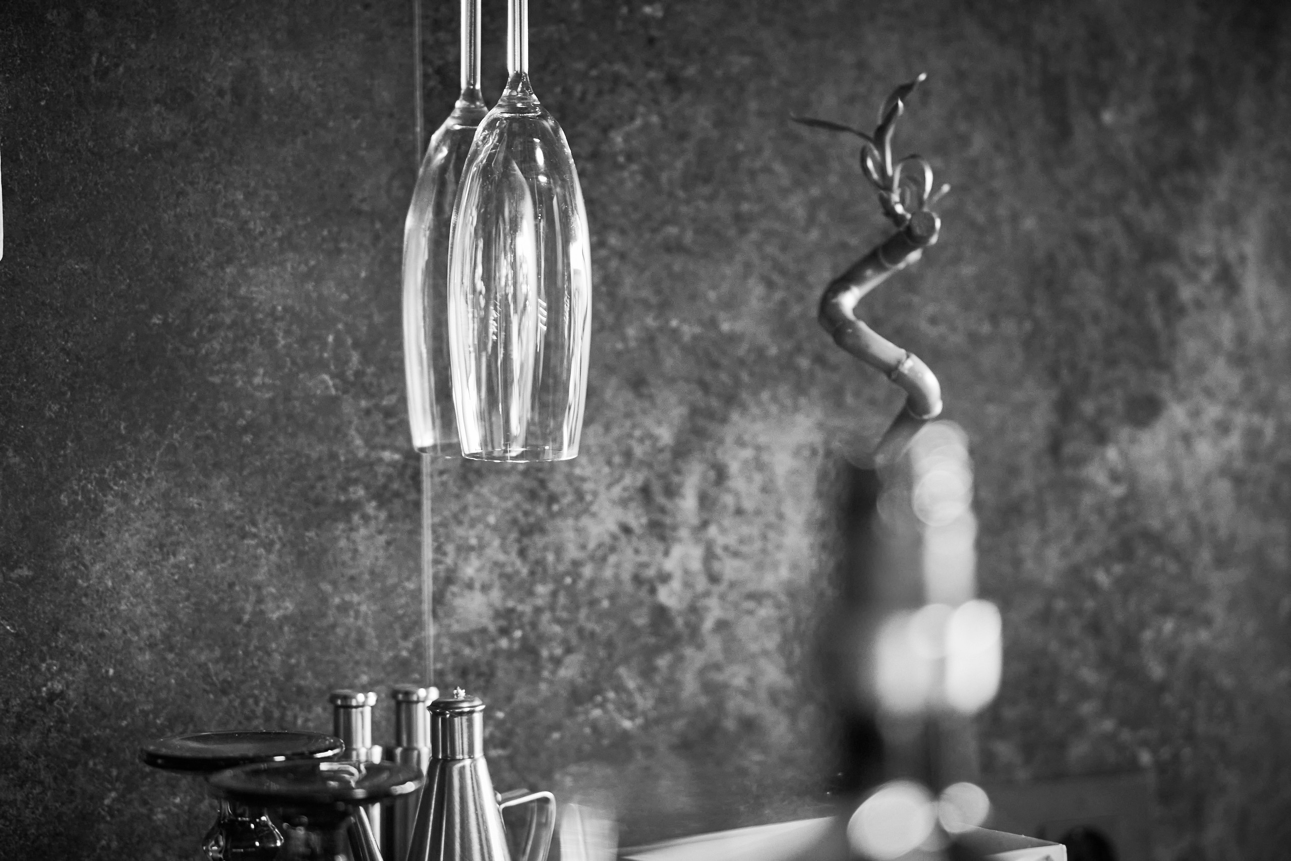 Вино и бокалы