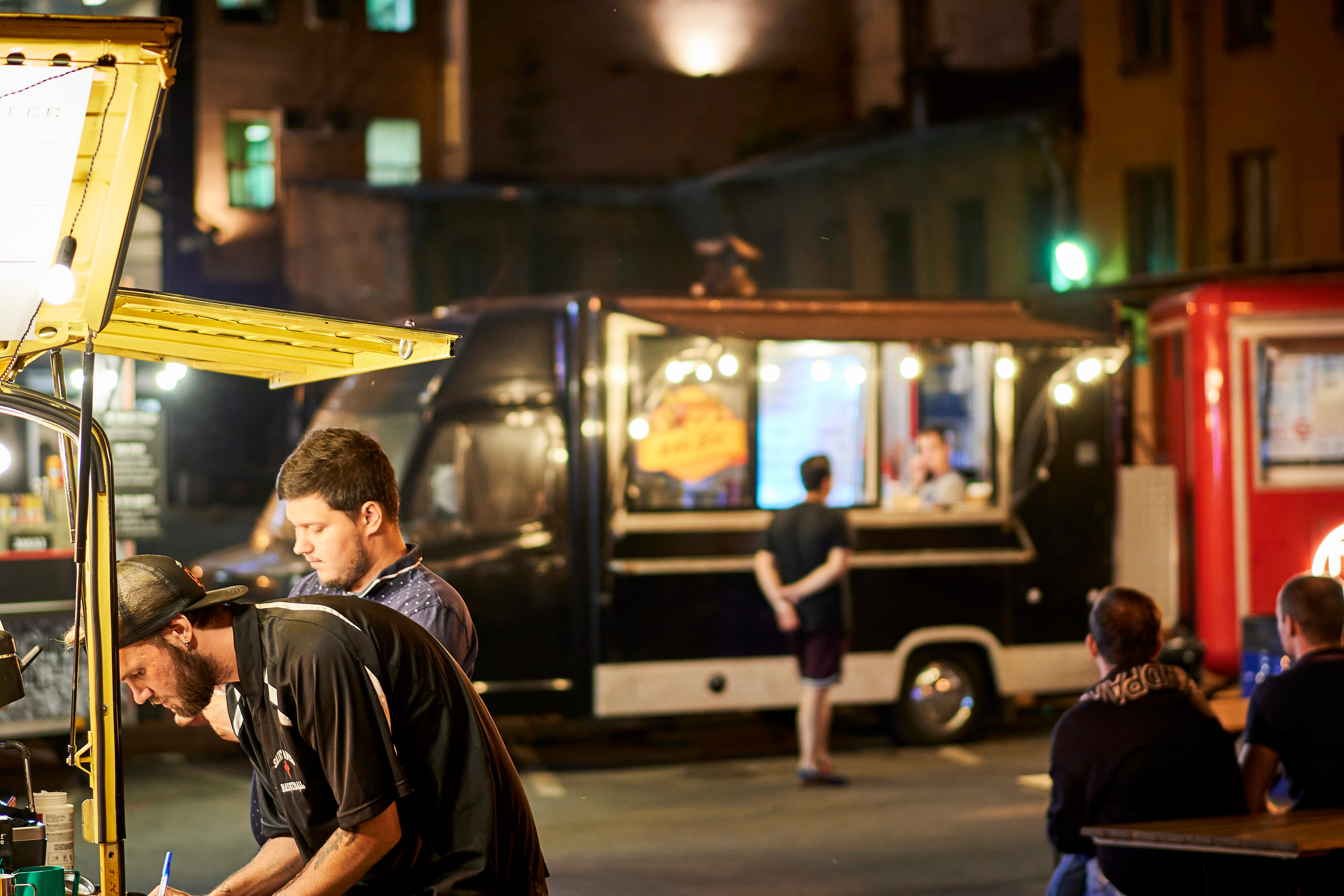 Улица Рубинштейна ночью