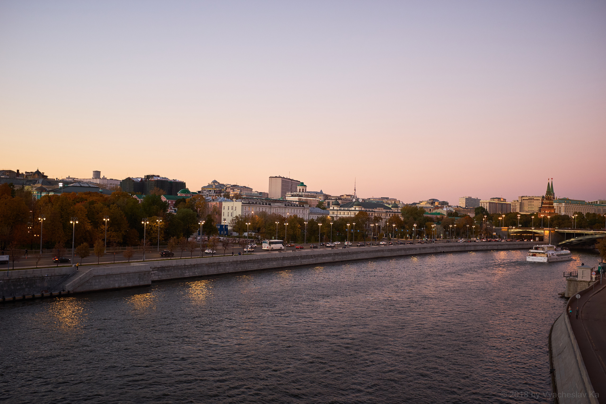 Москва-река на закате