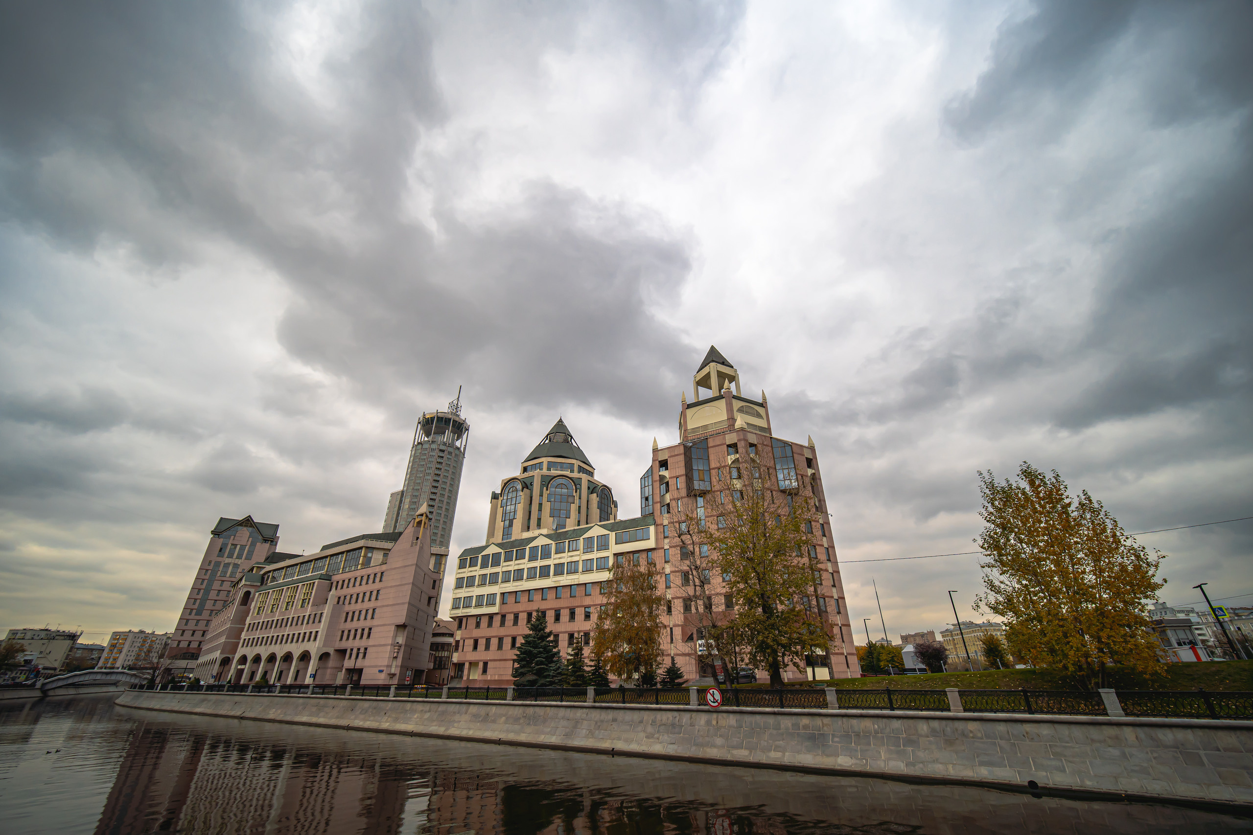 Космодамианская набережная