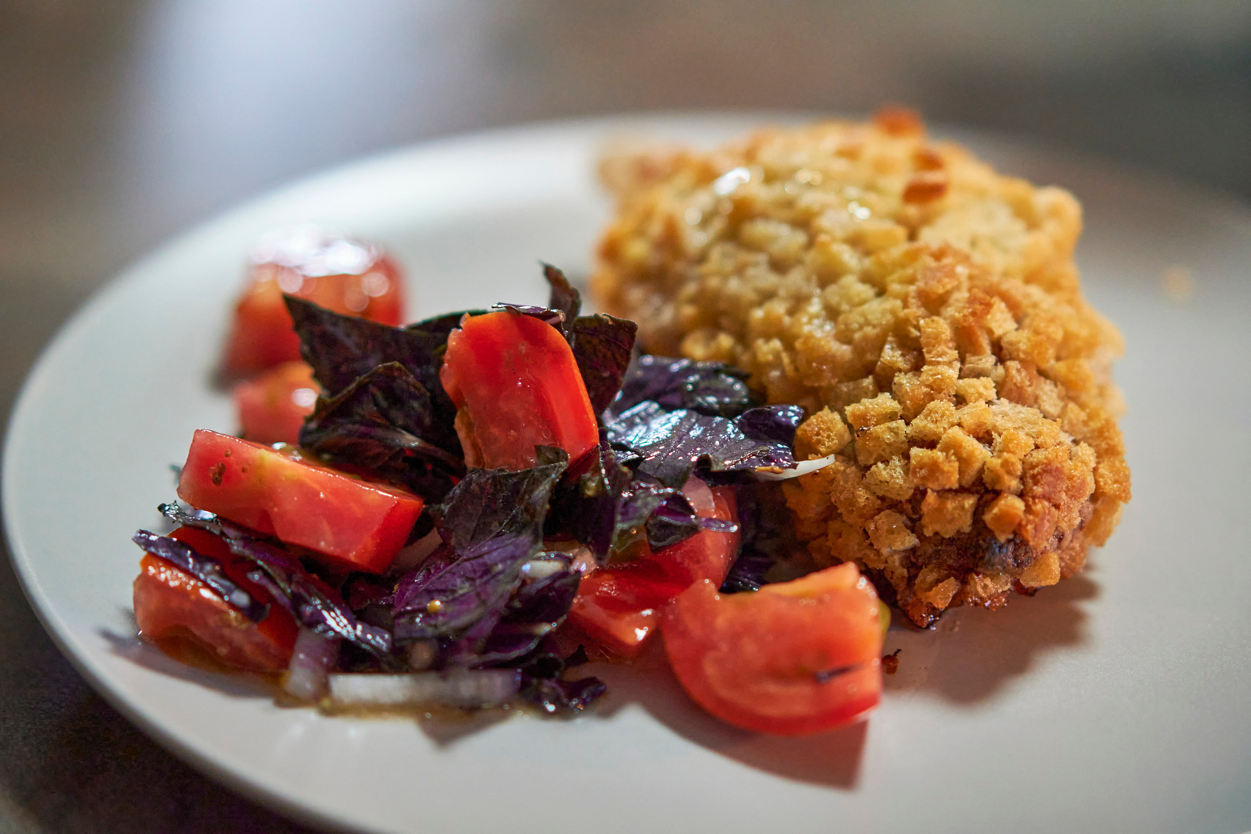 Котлета и салат