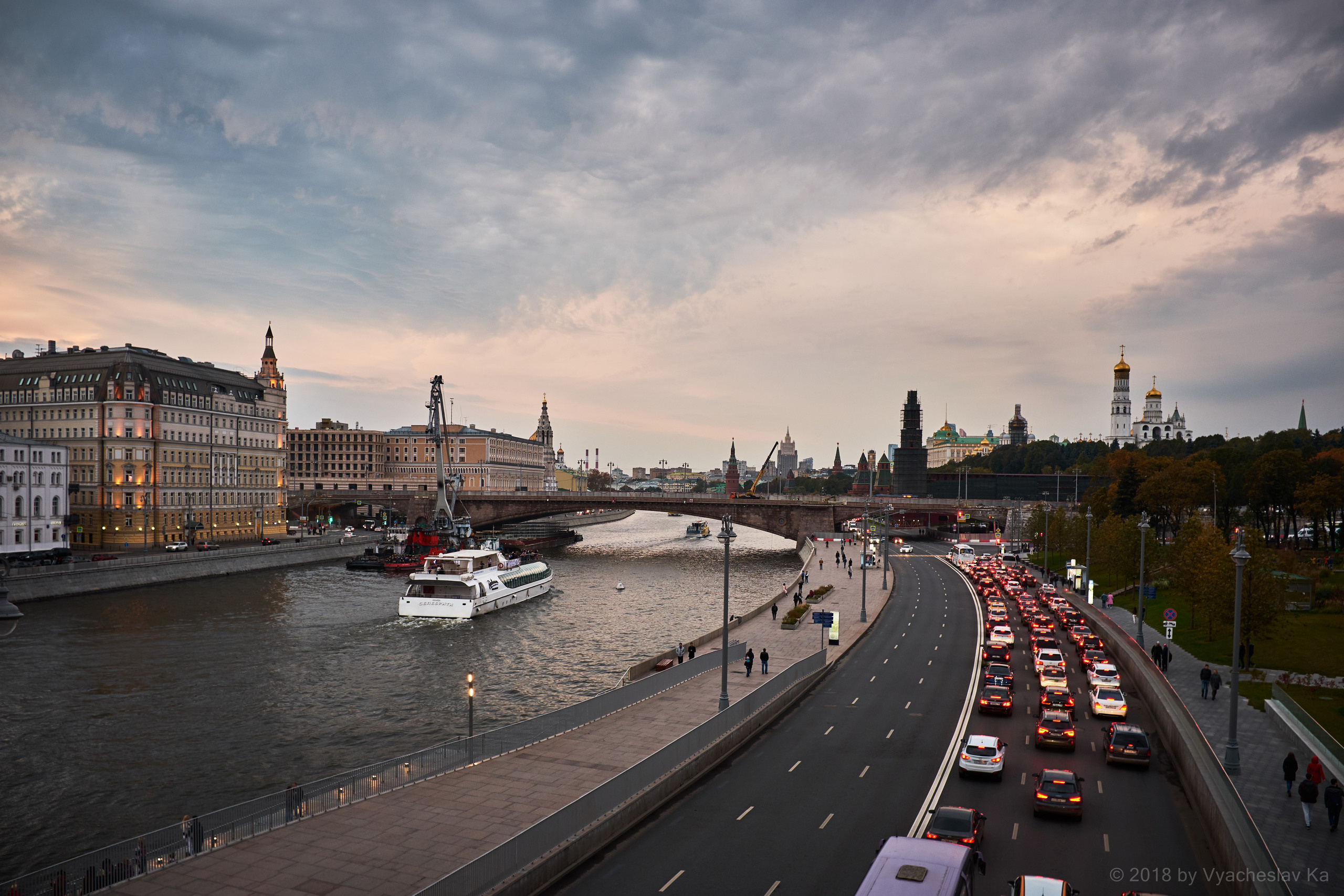 Кремлевская набережная