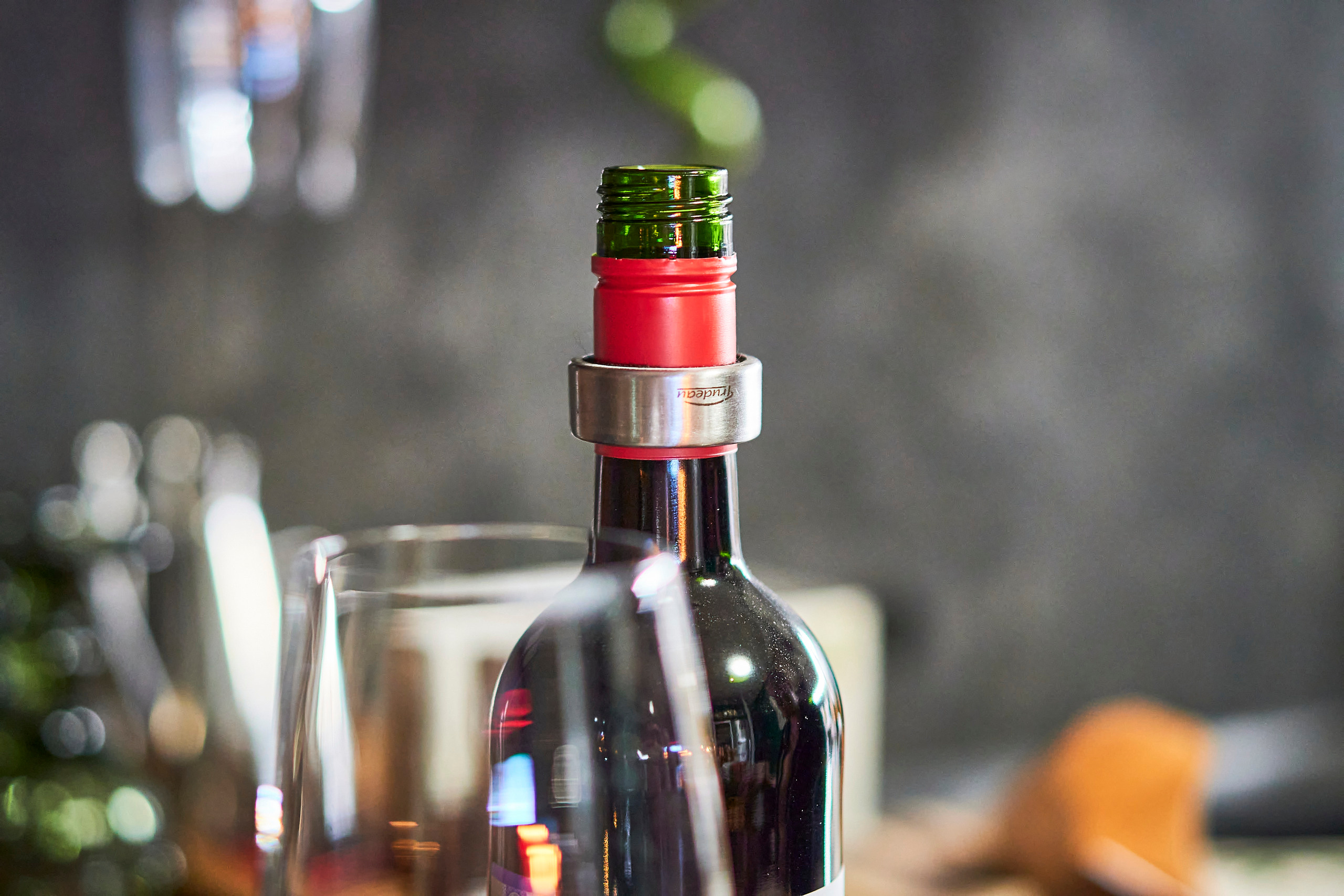 Вино и бокалы