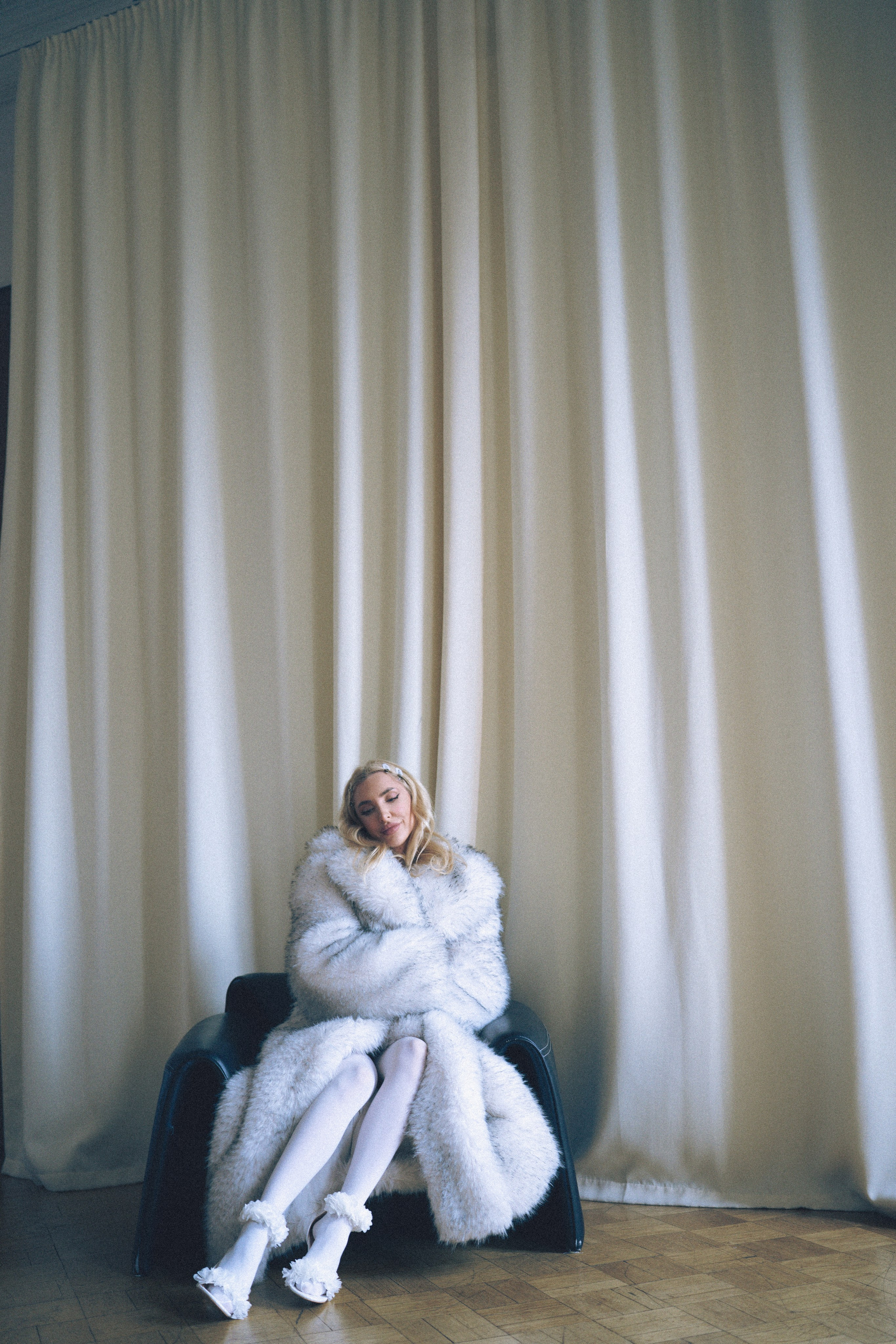 МИНИМАЛИЗМ В СТУДИИ НА ЧЕРНЫШЕВСКОЙ В СТУДИИ С БАЛКОНОМ. Профессиональный фотограф, Санкт-Петербург — Виктория Богомолова