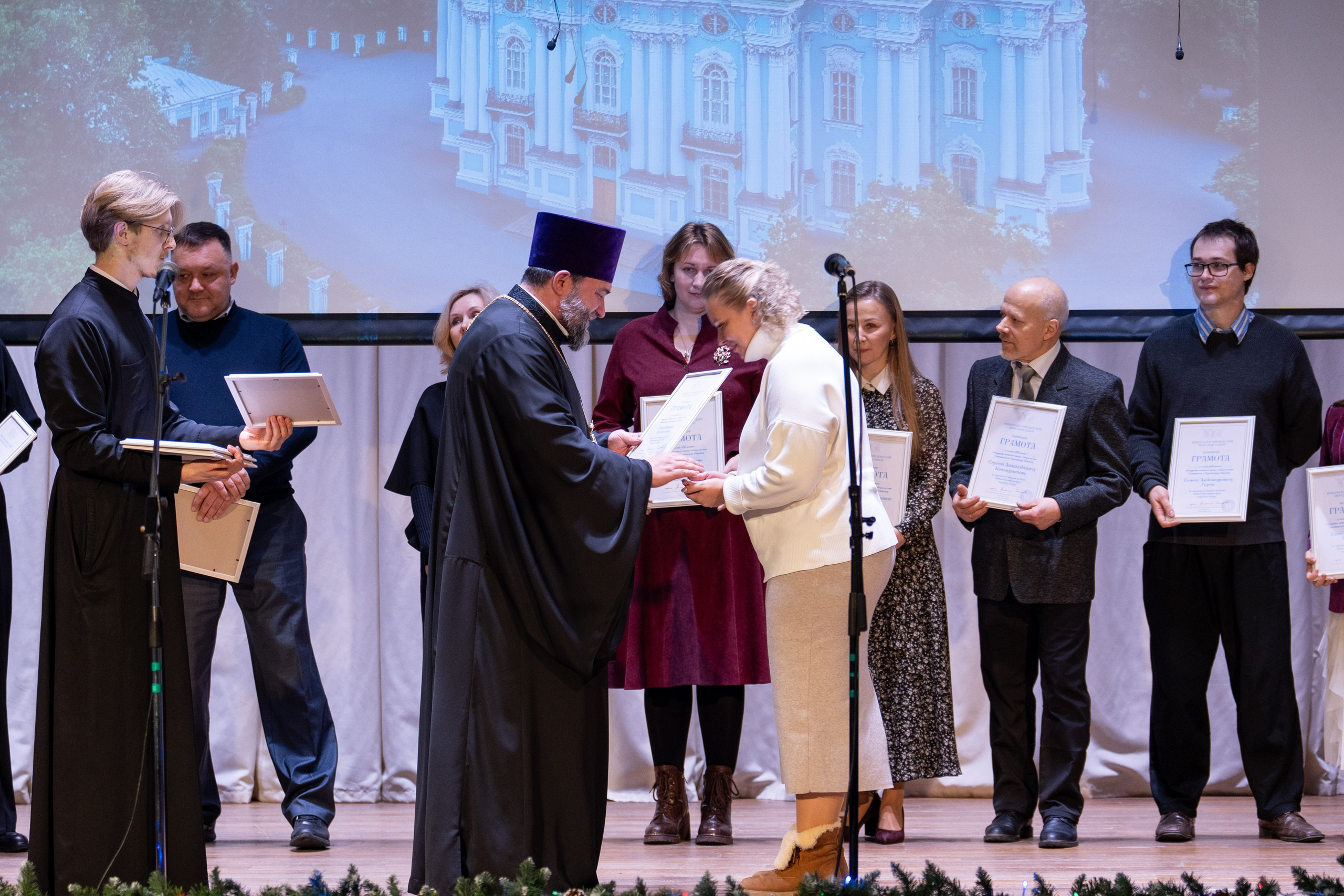 Праздничный концерт в честь 265 летия освящения нижнего храма собора во имя Святителя и Чудотворца Николая. НИКОЛО-БОГОЯВЛЕНСКИЙ МОРСКОЙ СОБОР