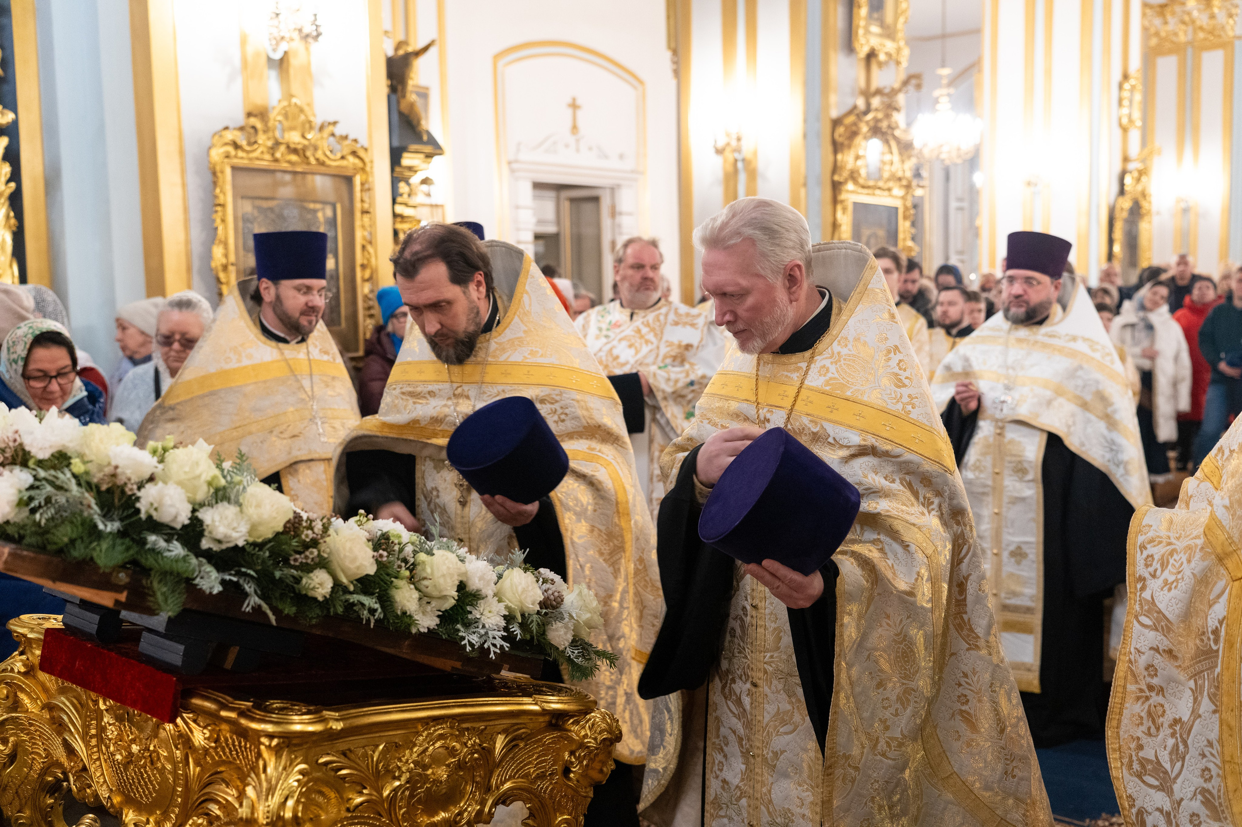 Праздничное бдение в Николо-Богоявленском морском соборе. НИКОЛО-БОГОЯВЛЕНСКИЙ МОРСКОЙ СОБОР