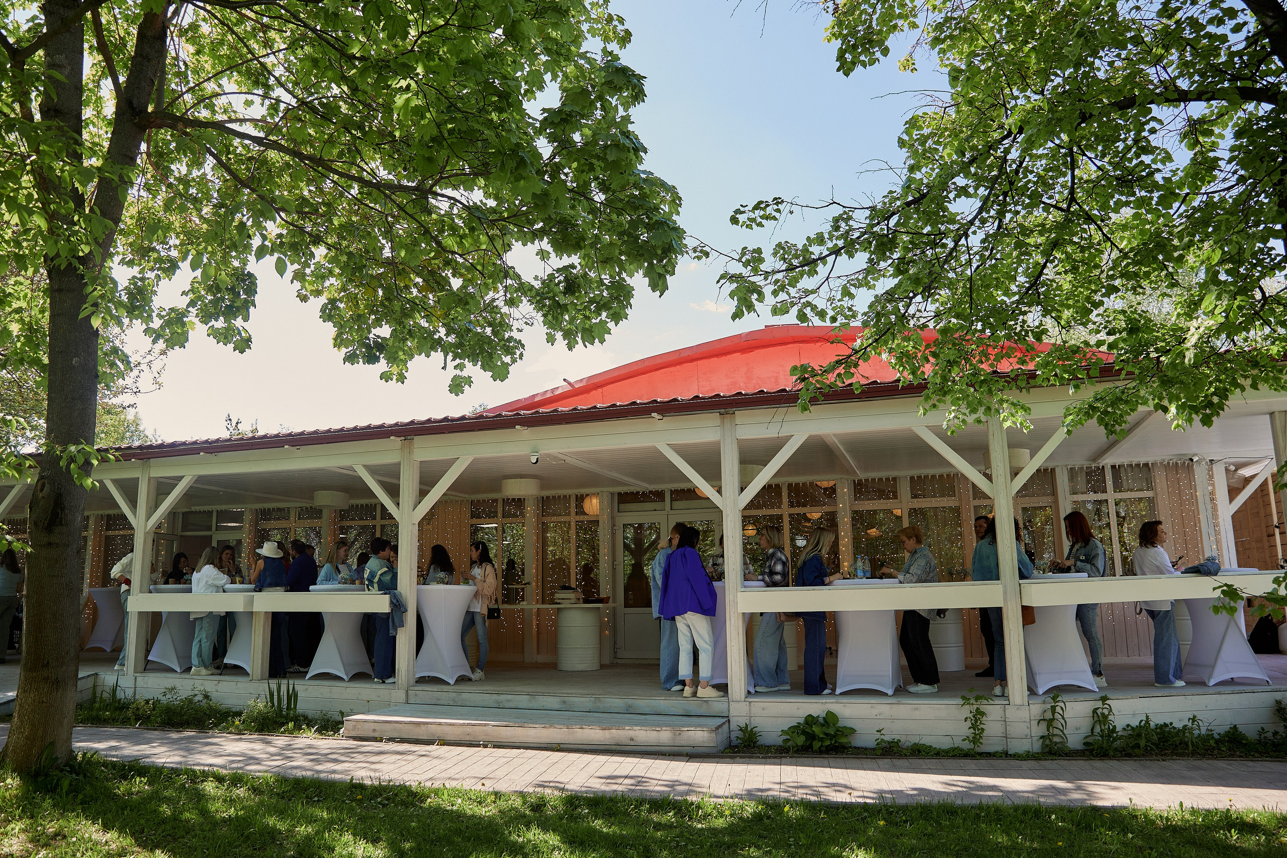 Выпускной Karneeva.online 2024. Репортажный и семейный фотограф Ухова Наталья в Москве