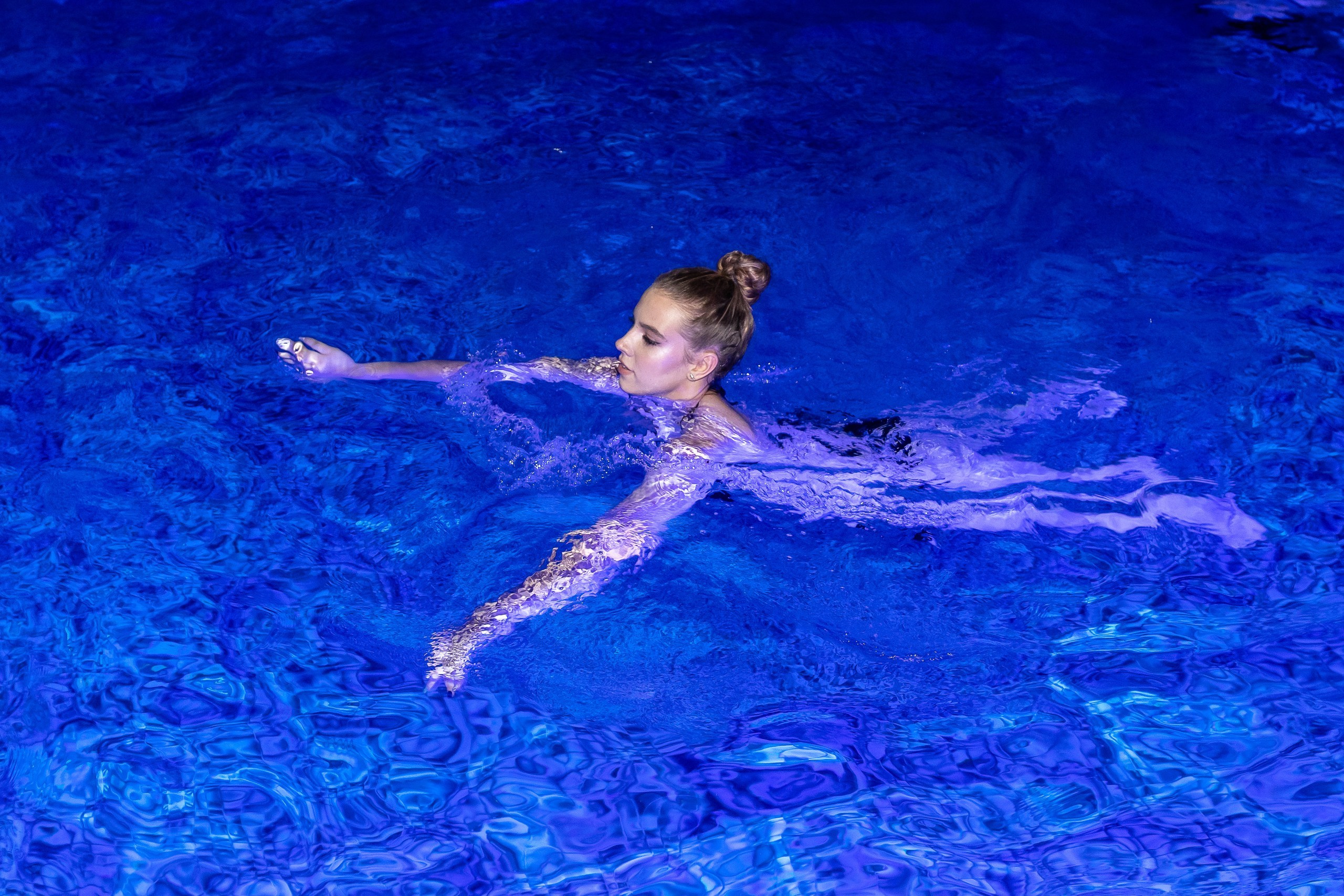 Вручение аттестата и выпускной вечер. Выпускные альбомы Майкоп, Краснодар Елена Золотарева