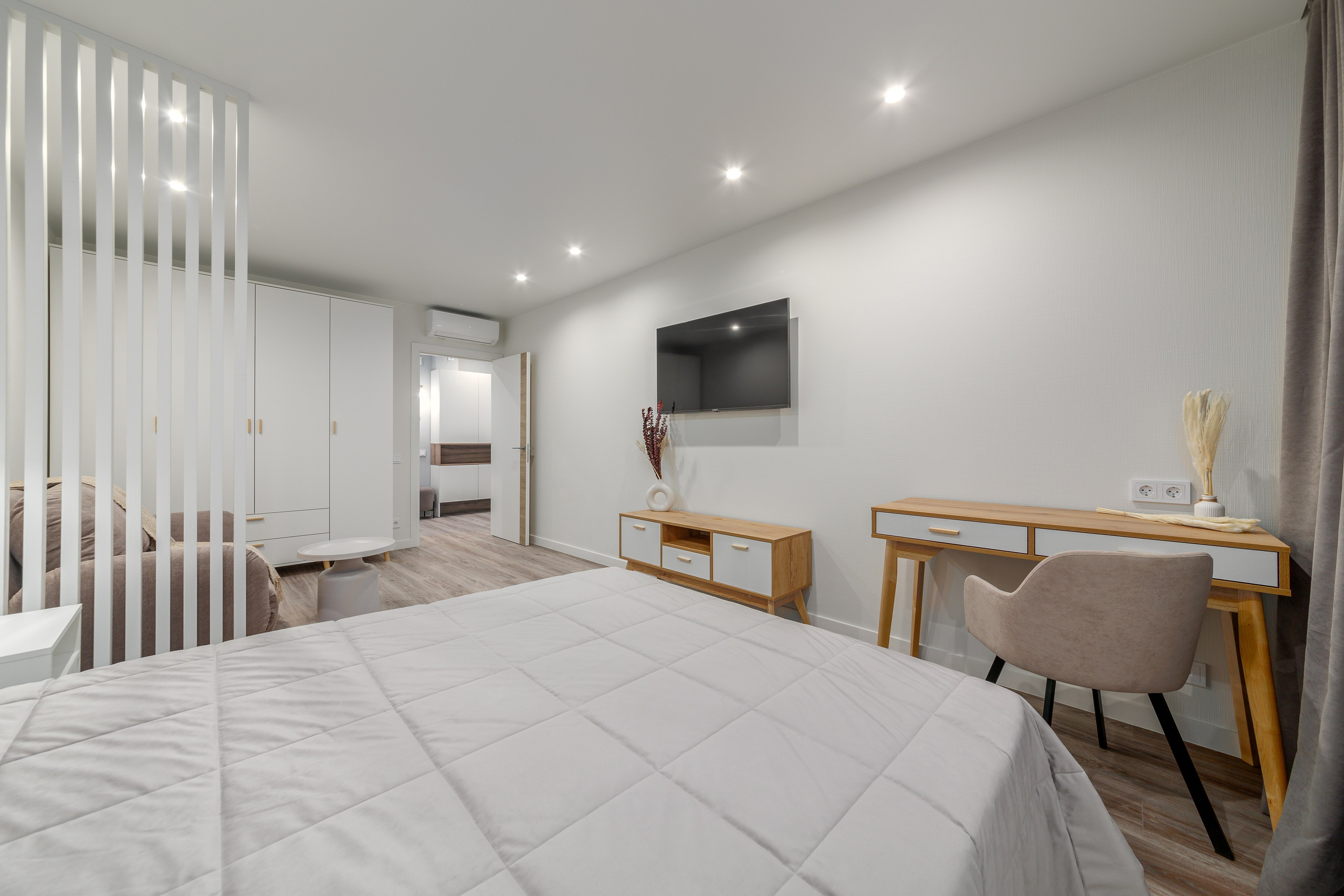 Однокомнатная квартира, Варшавская ул