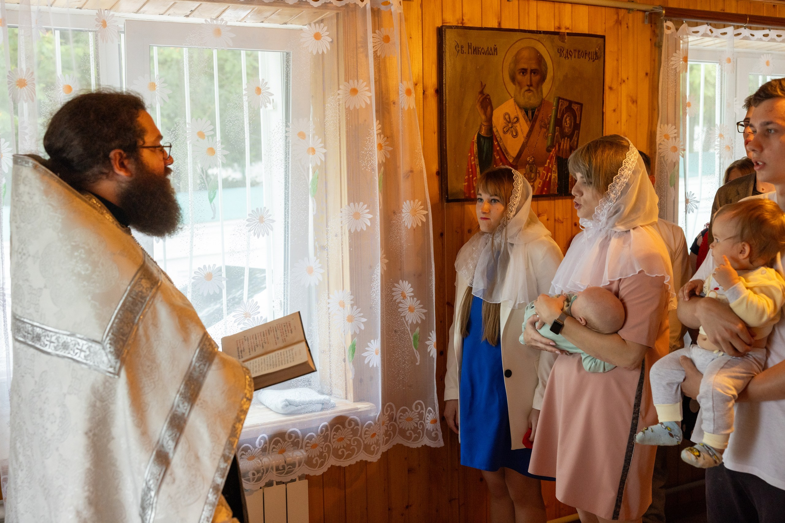 Образец репортажа крещения оригиналы, без искажений, без вспышки, светосильная оптика!. Фотограф в Туле Крупский АнДРей. Фотостудия «КАДР71» в Туле