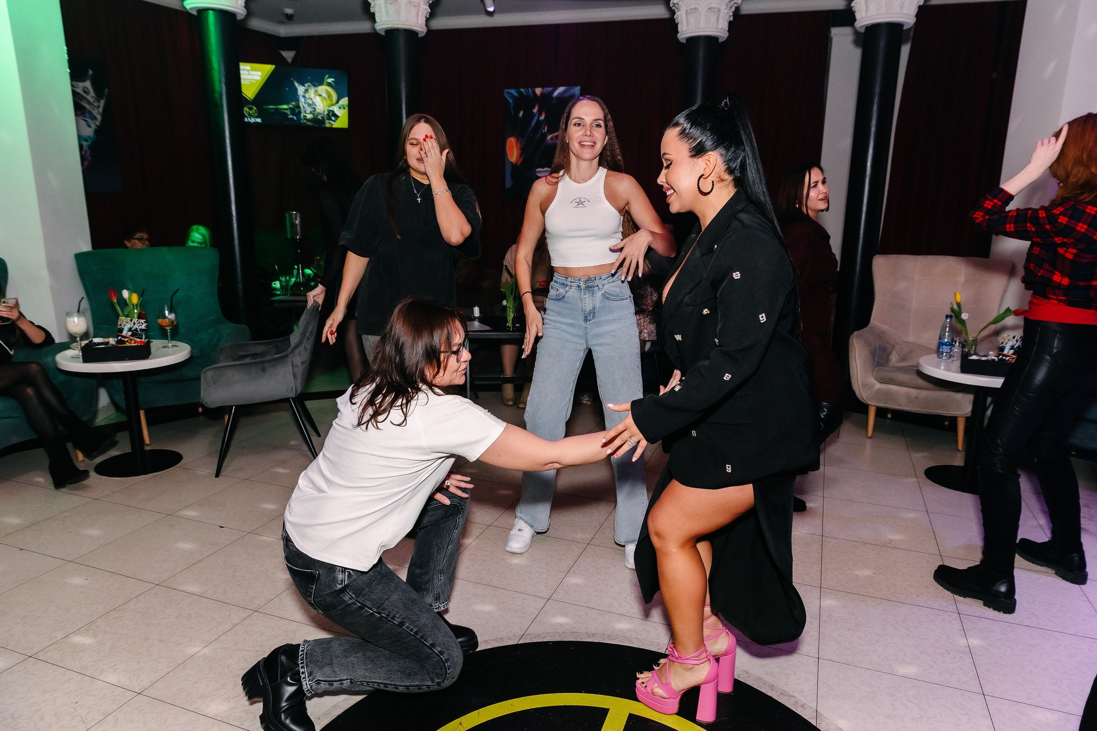 8 марта в лаунж-баре Major 2024. Свадебный, семейный и детский фотограф в Калининграде Елена Кравцова