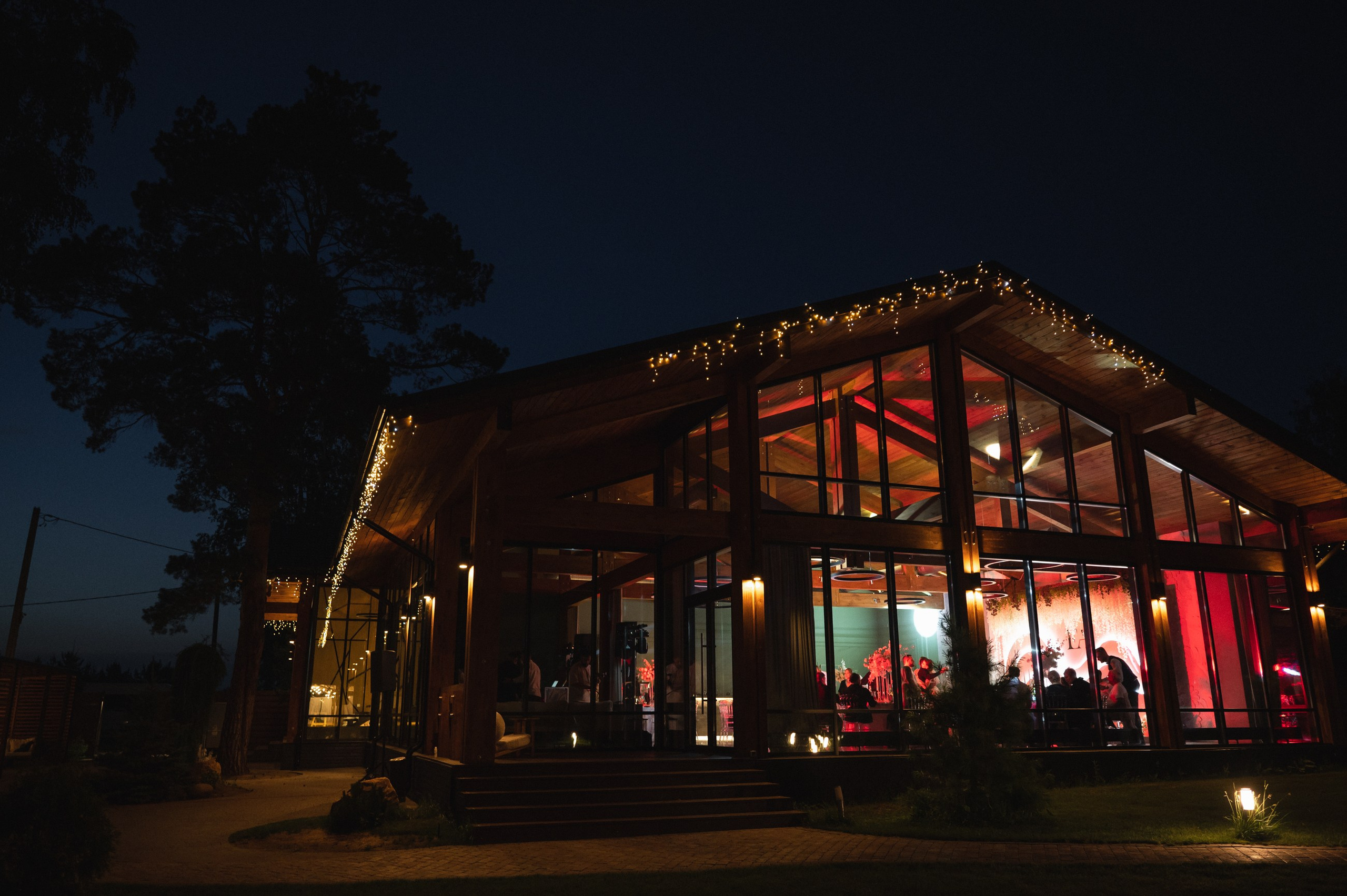 Егор и Настя, LesnoyVillage. Свадебный фотограф Наталья Доронина