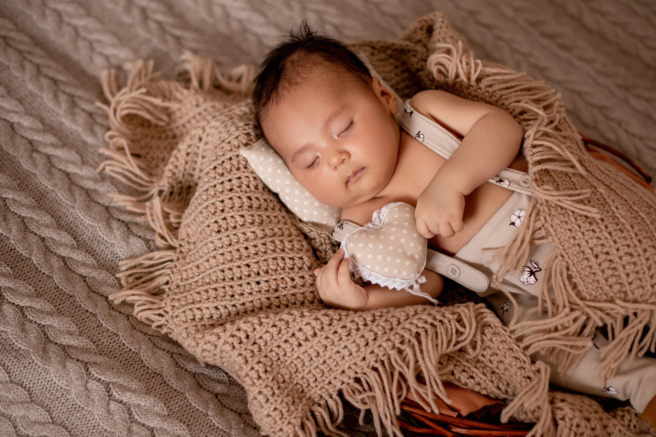 Ньюборн (природный стиль). Ваш семейный фотограф в Алматы