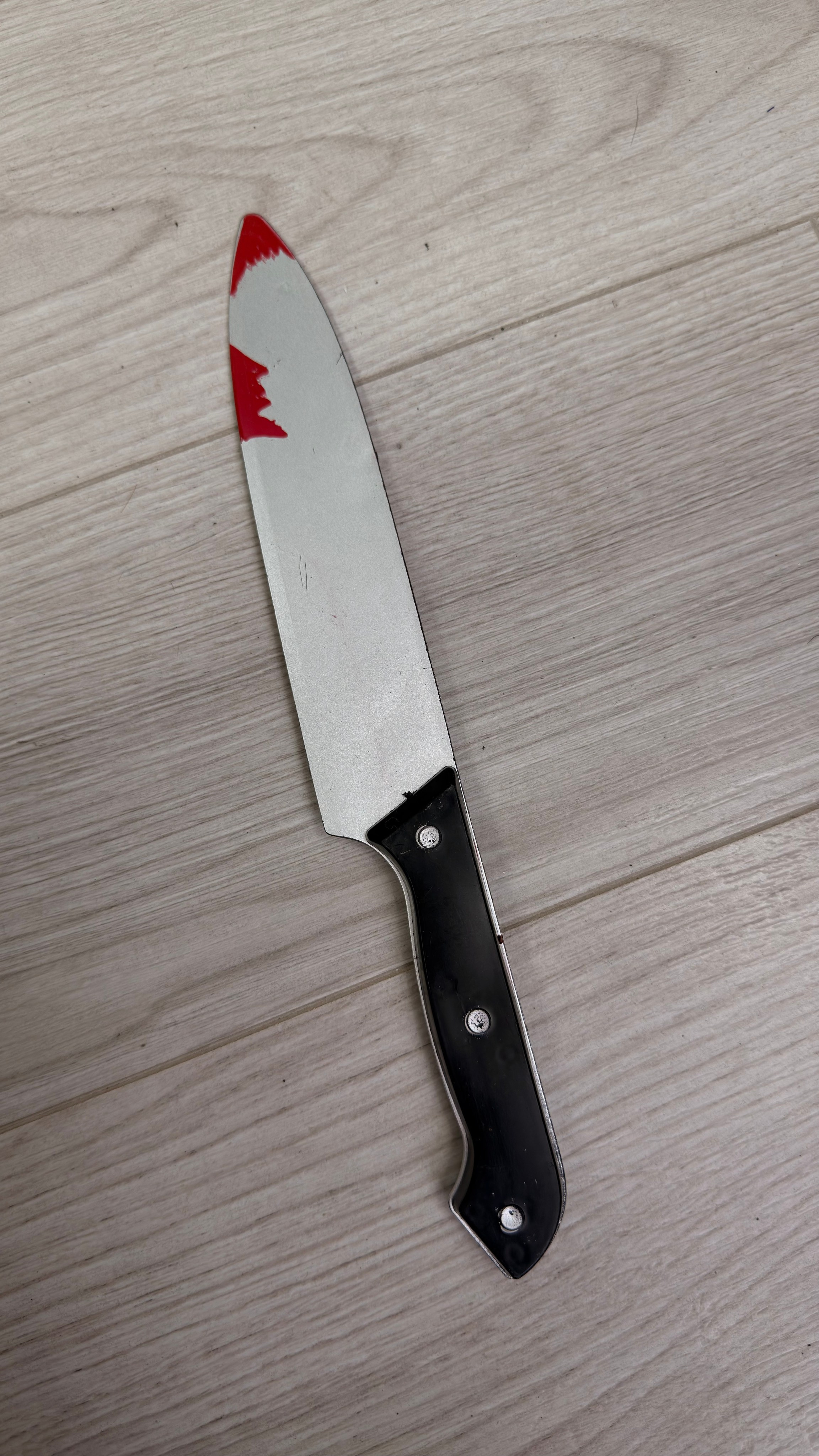 Оружейная в аренду. Аренда костюмов, платьев и реквизита для фотосессий на Камчатке