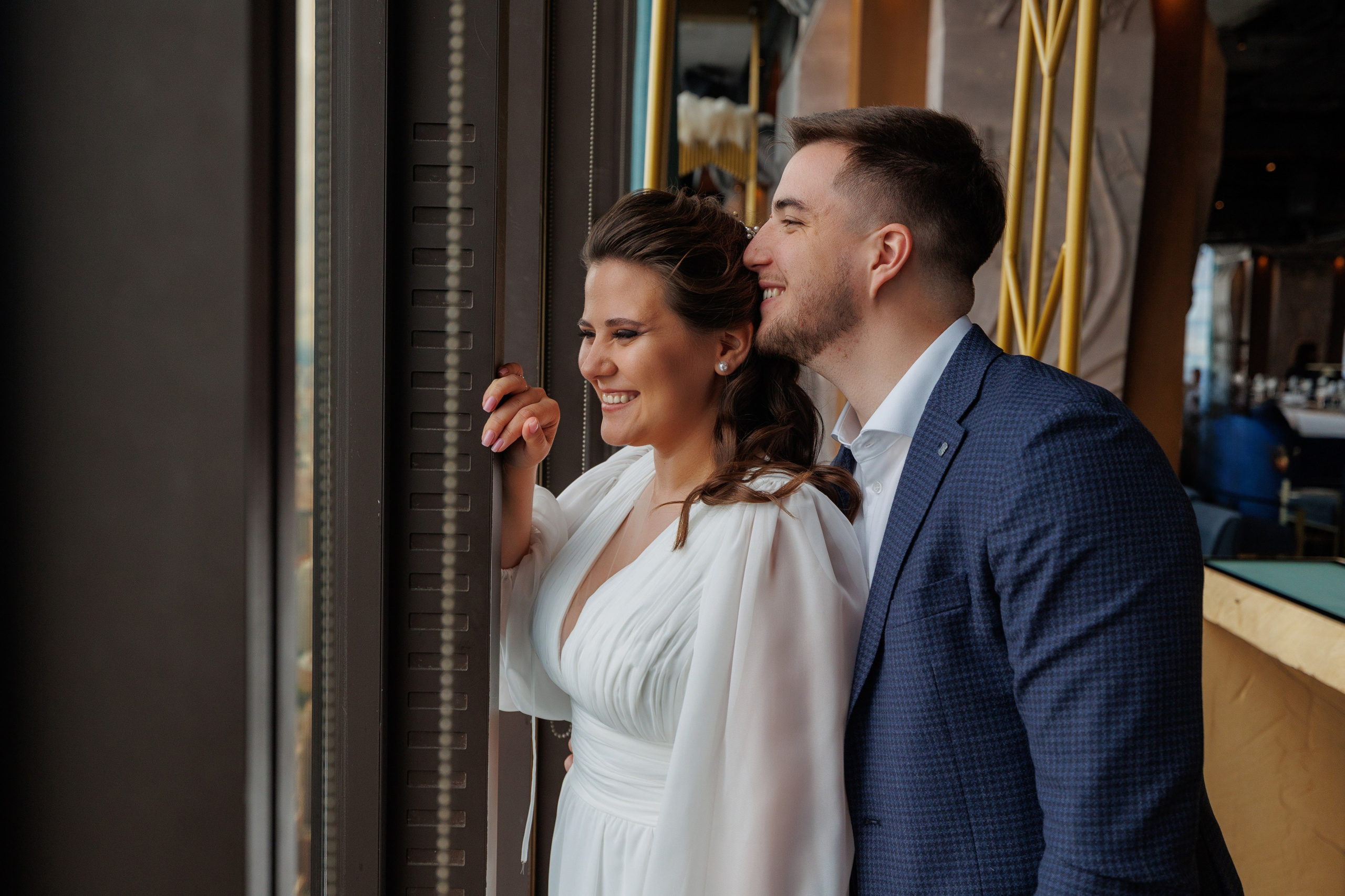 Фотограф на регистрацию в ЗАГС Москва Сити Birds Башня ОКО. Примеры фото, отзывы молодоженов и заявка на регистрацию через официальный сайт.