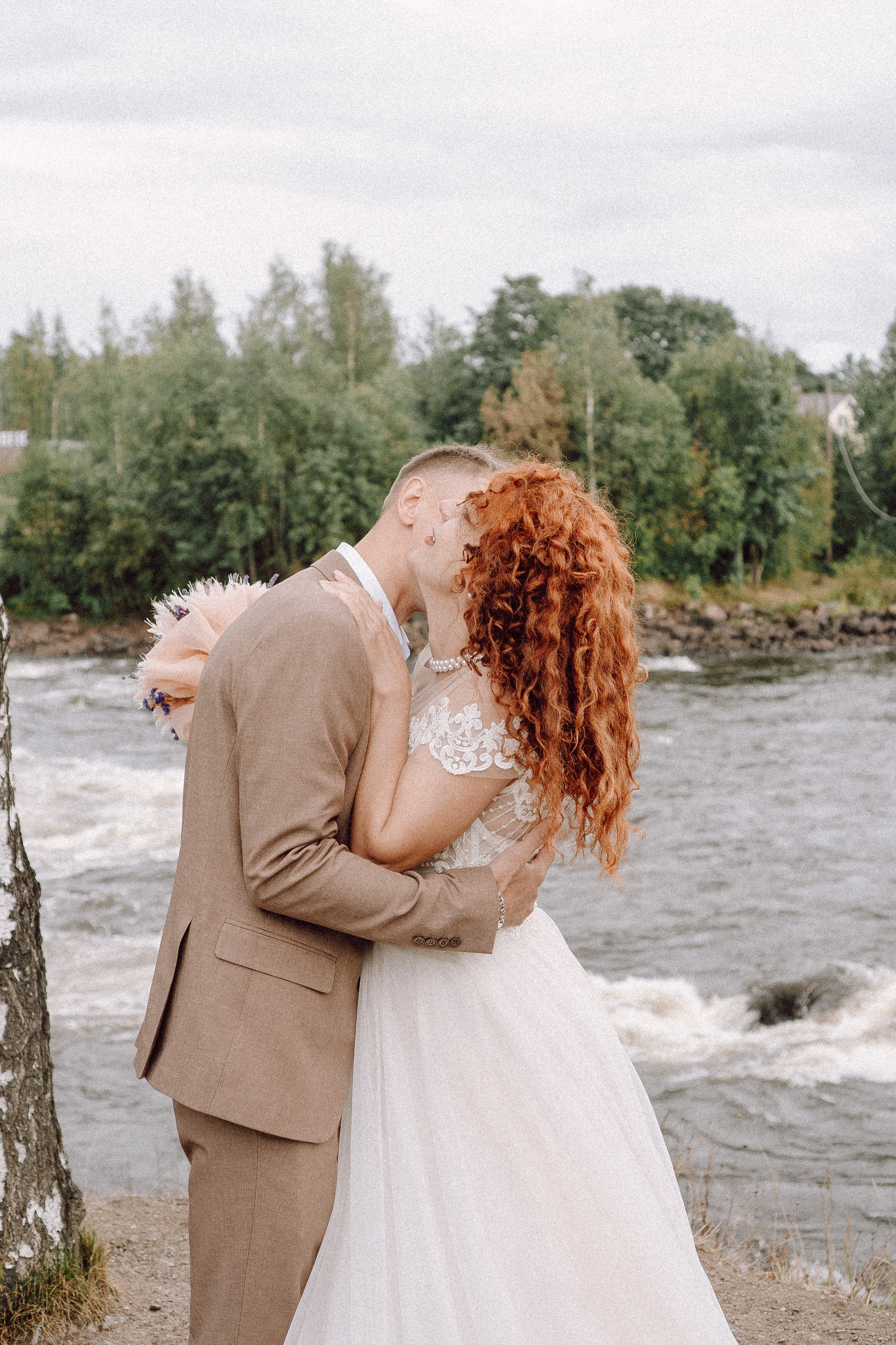 СВАДЕБНАЯ ФОТОСЕССИИЯ ПАРЫ В ГОРОДЕ ПРИОЗЕРСК В СОСНОВОМ ЛЕСУ И С ПИКАПОМ. Профессиональный фотограф, Санкт-Петербург — Виктория Богомолова
