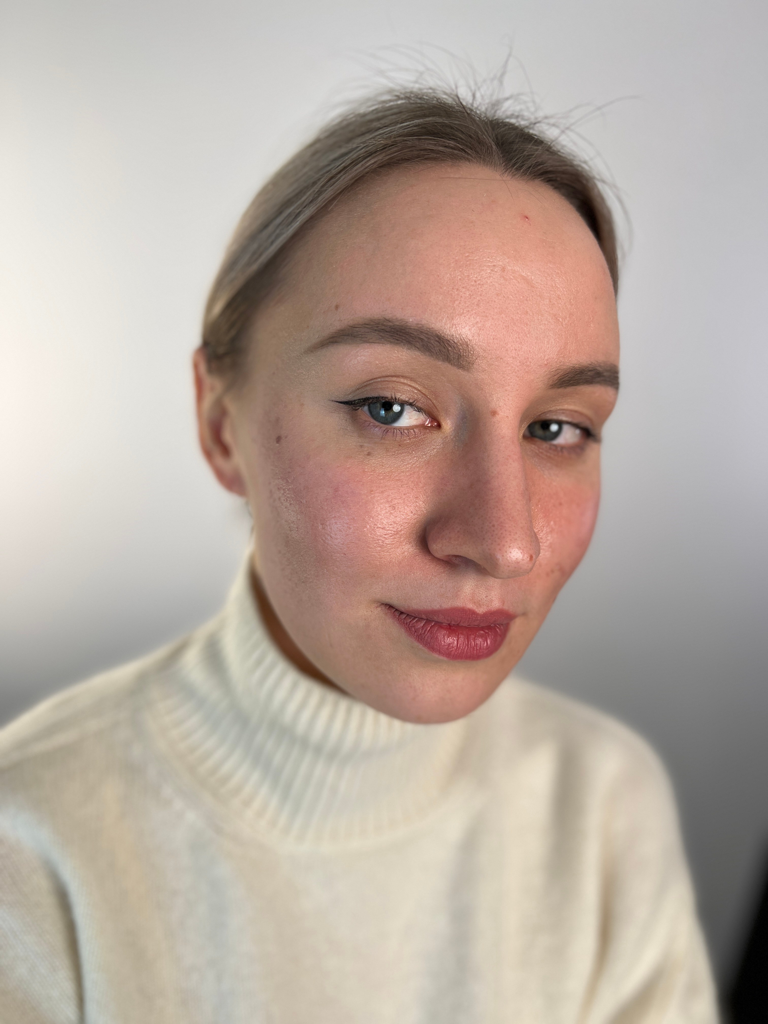 Оксана. Студия перманентного макияжа, косметологии и массажа SYMMETRY в Москве, м. Киевская