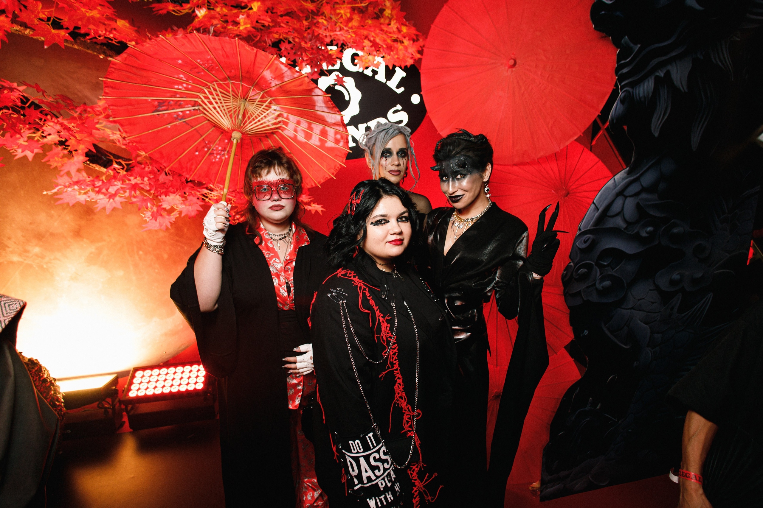 ILLEGAL FRIENDS | ASIA. СВОИ. ФОТООТЧЕТЫ-СОБЫТИЯ-МЕСТА