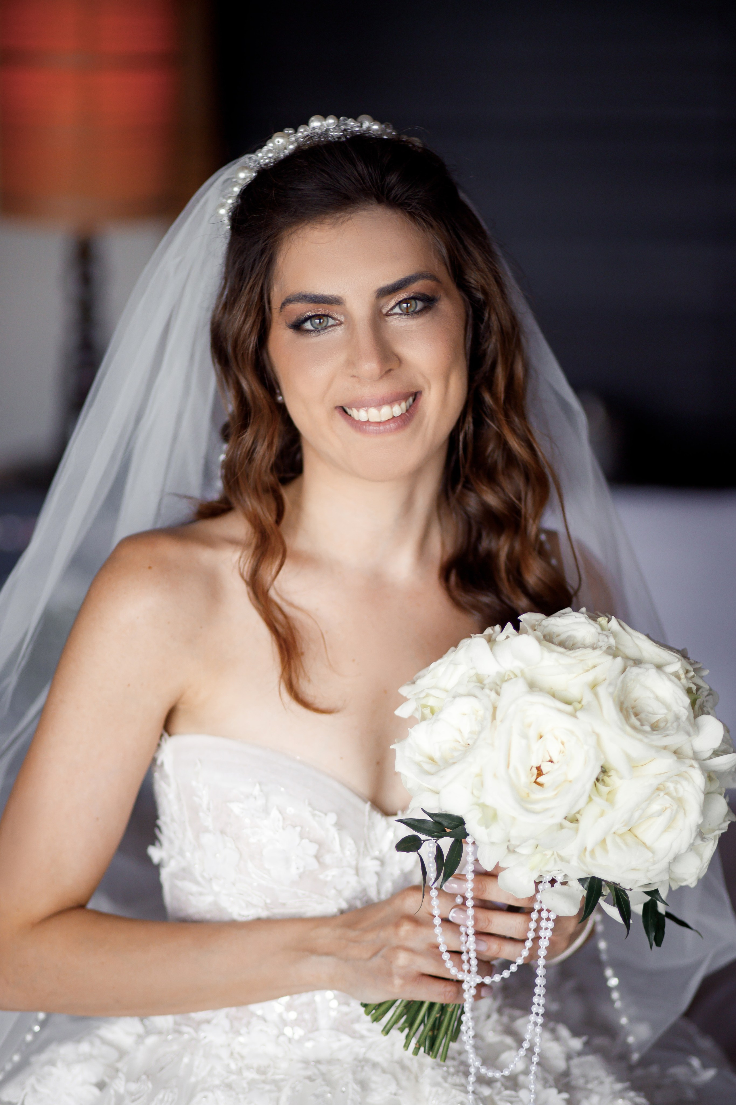 свадебный букет из белых роз