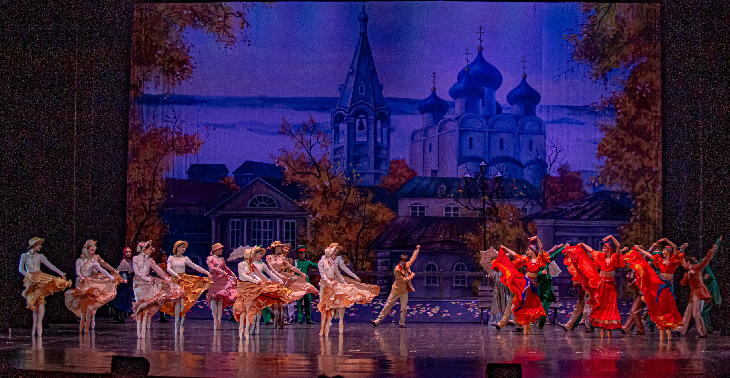 Анюта — спектакль — премьера на сцене Зимнего театра Марийского театра оперы и балета. Фотограф в Сочи Юрий Шептаев