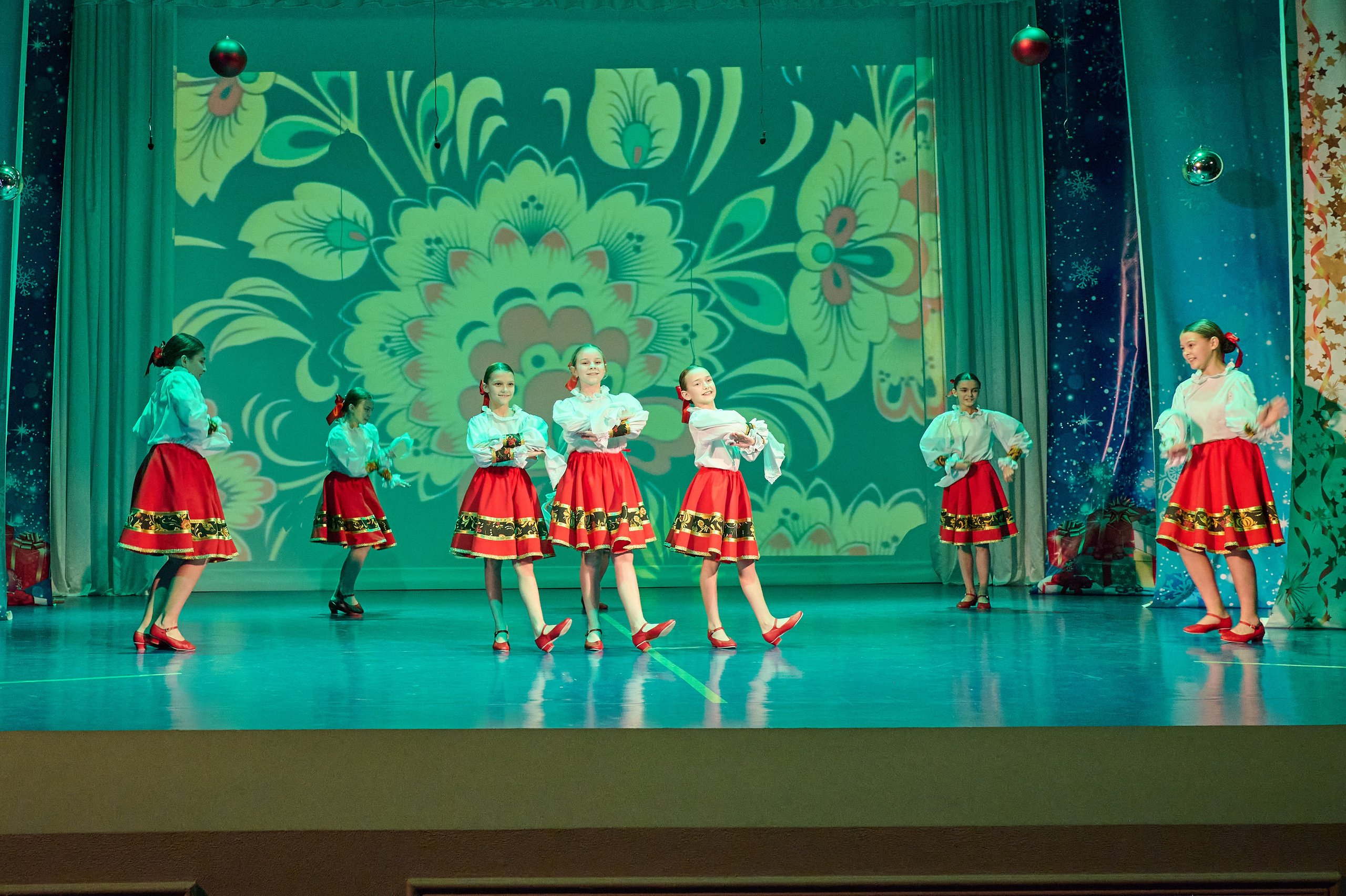 НГ концерт в Марьиной роще. Жизнь курорта Кабардинка в фотографиях