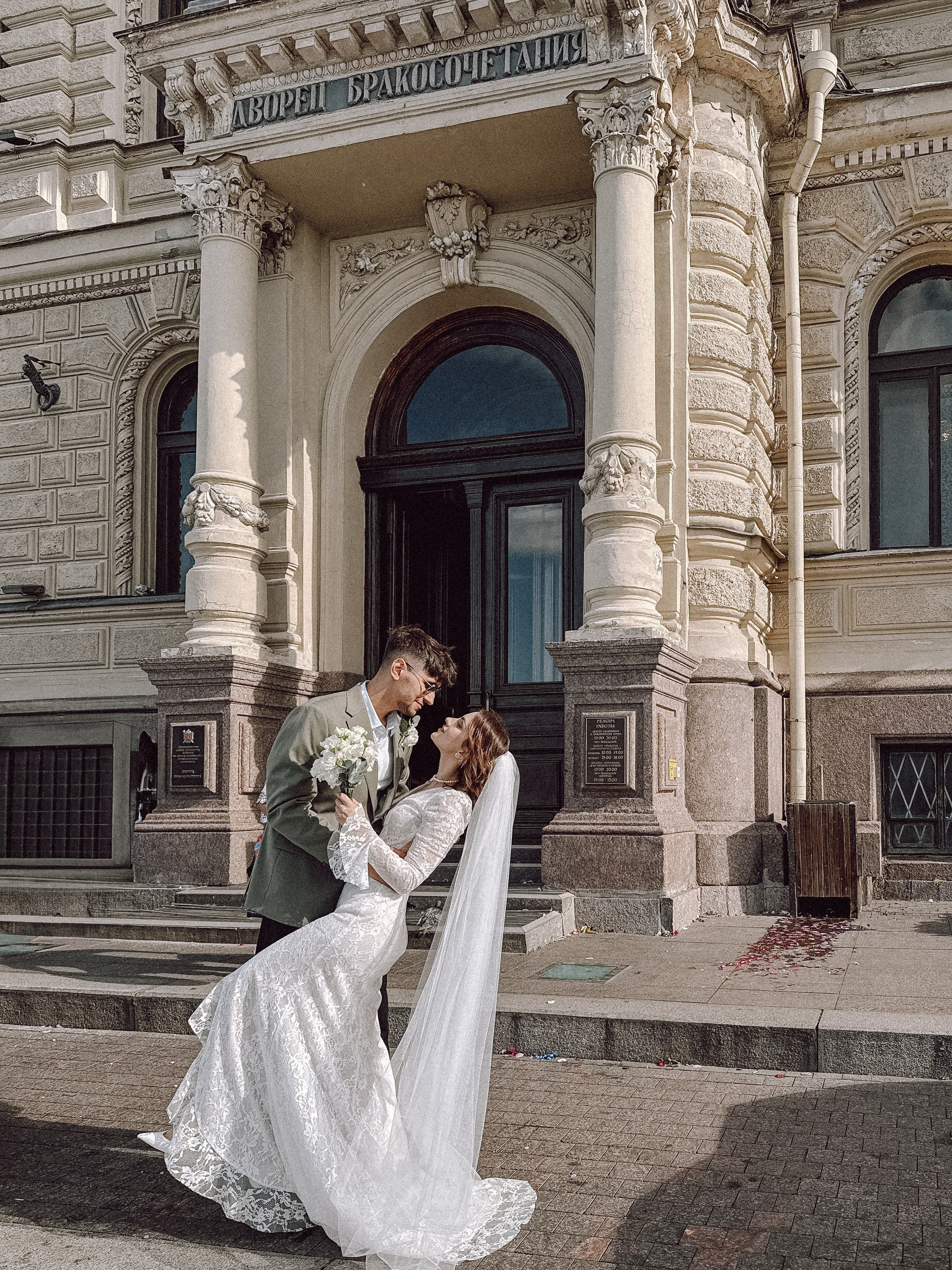 ФОТО НА ТЕЛЕФОН ВО ВРЕМЯ БРАКОСОЧЕТАНИЯ В ПЕРВОМ ДВОРЦЕ И ПРОГУЛКИ. Профессиональный фотограф, Санкт-Петербург — Виктория Богомолова