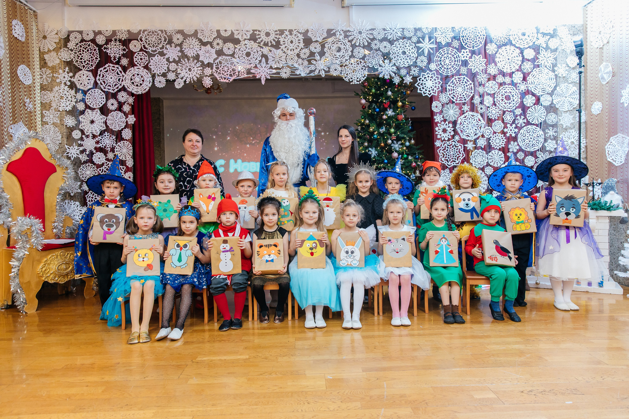 Детский сад № 93 — Утренник (27.12.2024). Свадебный и семейный фотограф Крамар Наталья