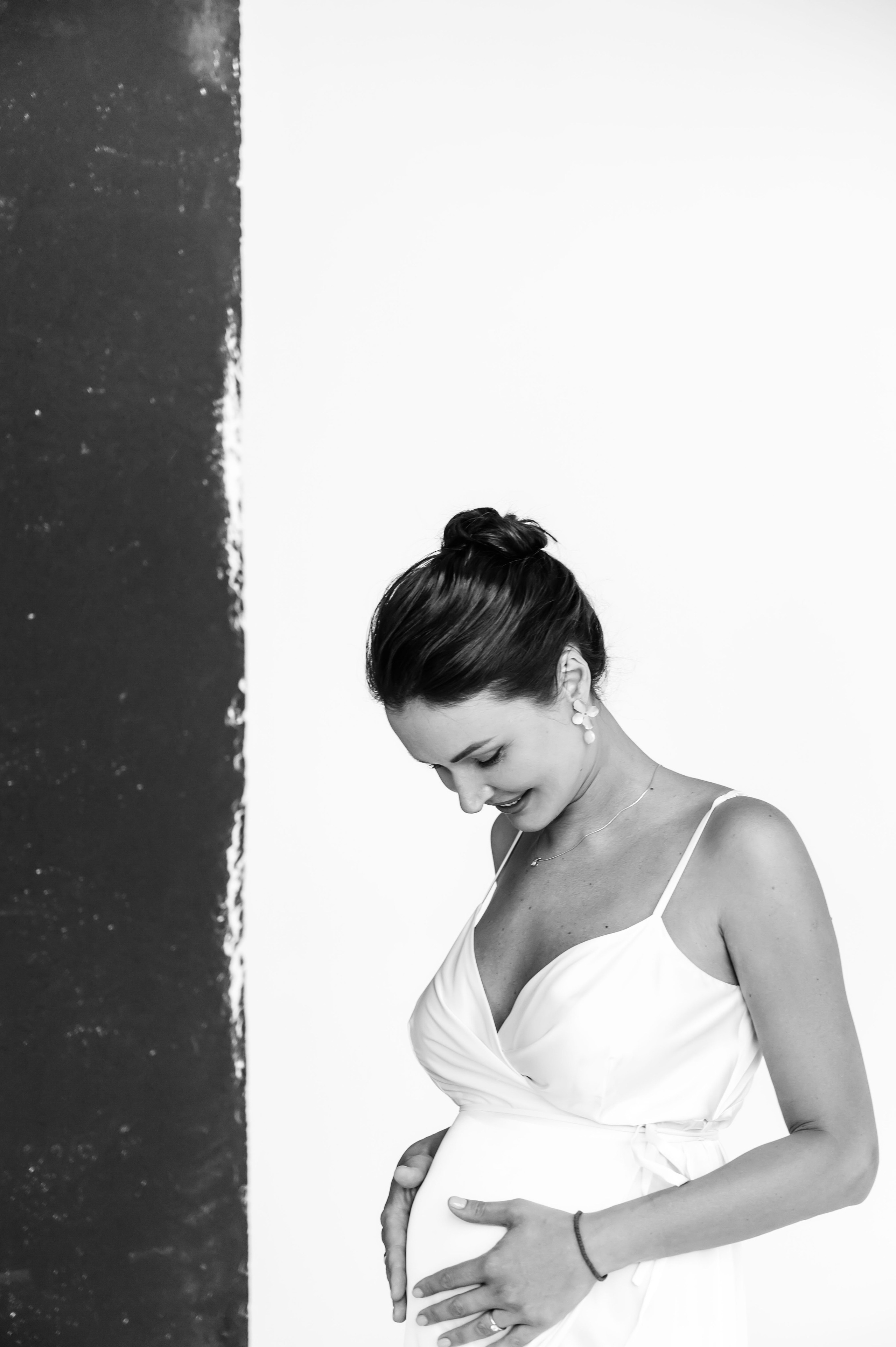 Профессиональный семейный и беременный фотограф в Санкт-Петербурге — Маргарита Иванова. Индивидуальные фотосессии под ключ: от образа до гот. Профессиональный фотограф беременности в СПБ. Стильные фотосессии беременности в стиле минимализм и классическая фотография