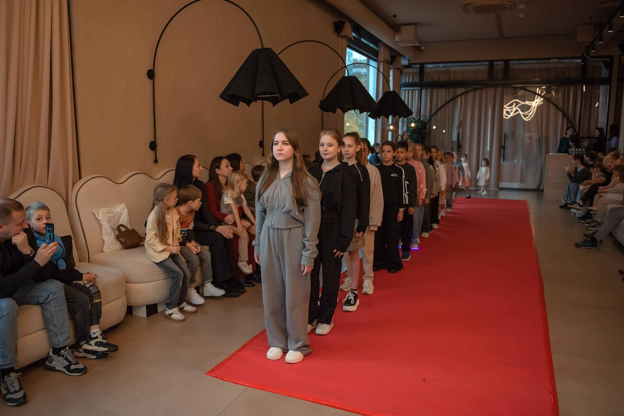 HAPPYkids дефиле в день мамы. Семейный и коммерческий фотограф в Сочи Александр Бодунов