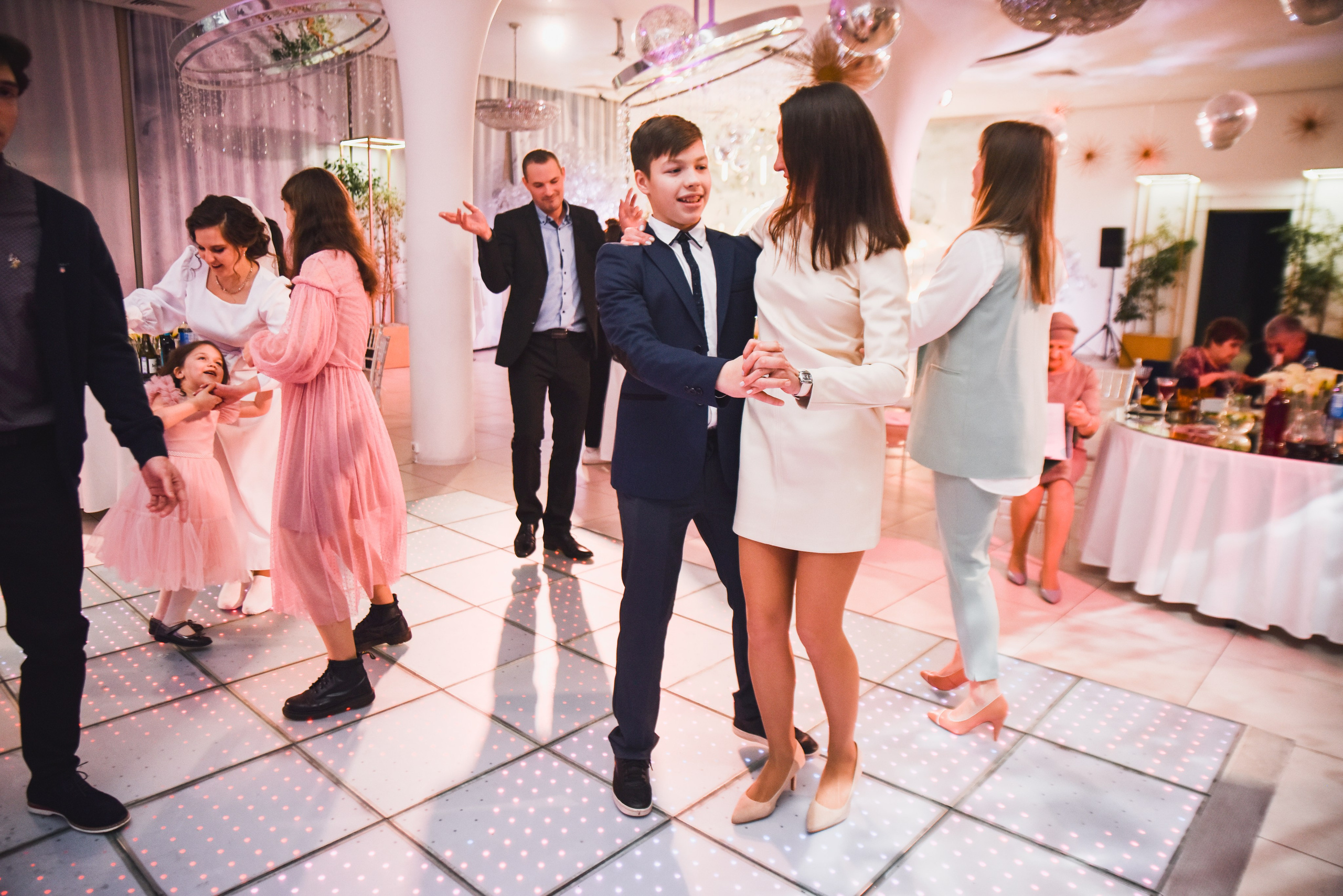 Василиса и Артём. Фотограф Таина Комбарова