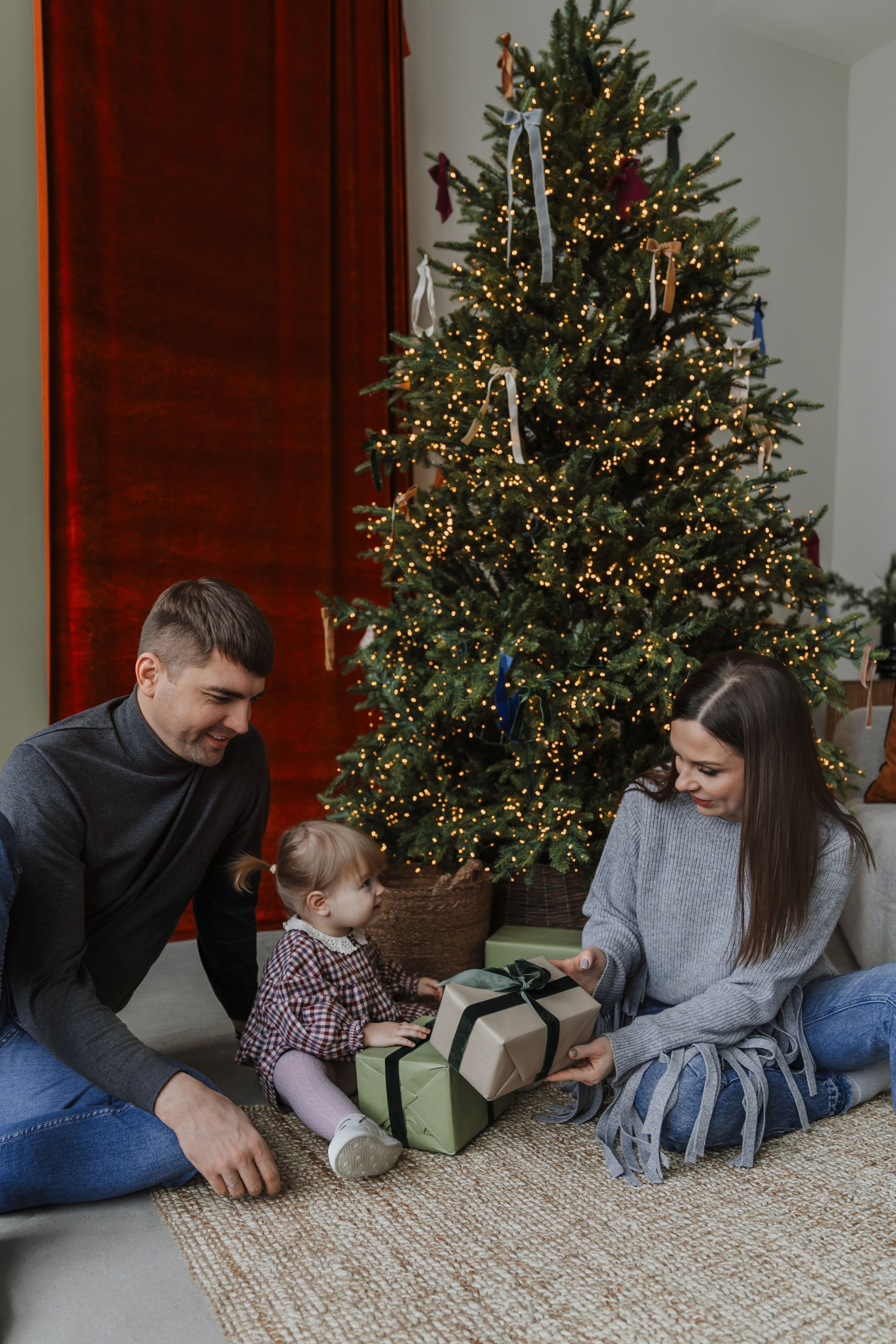 Michail, Ekaterina and Masha. Christmas. Minsk. Olga Modjaro