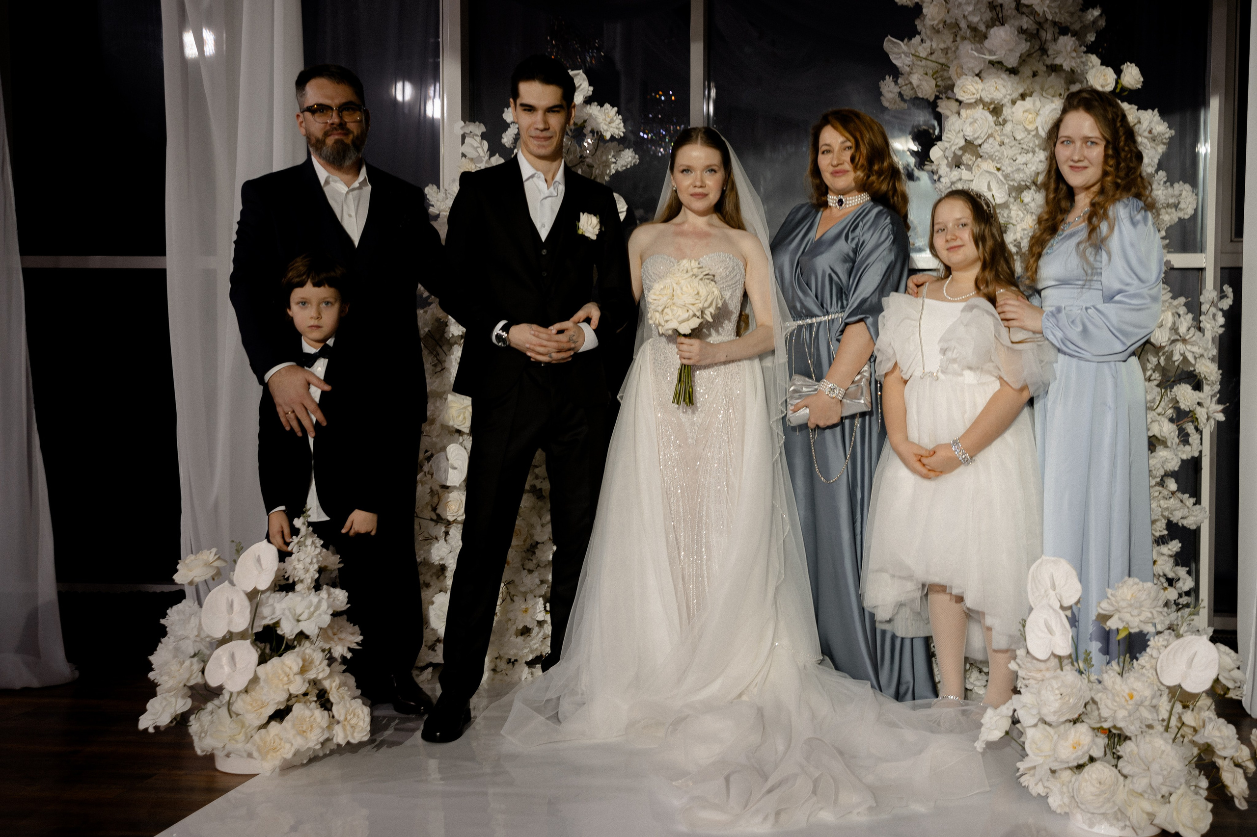 СВАДЕБНАЯ СЬЕМКА СБОРОВ В ОТЕЛЕ И ВЫЕЗД НА ЦЕРЕМОНИЮ (СНЯТО В СИБИРЕ В НИЖНЕВАРТОВСКЕ). Профессиональный фотограф, Санкт-Петербург — Виктория Богомолова