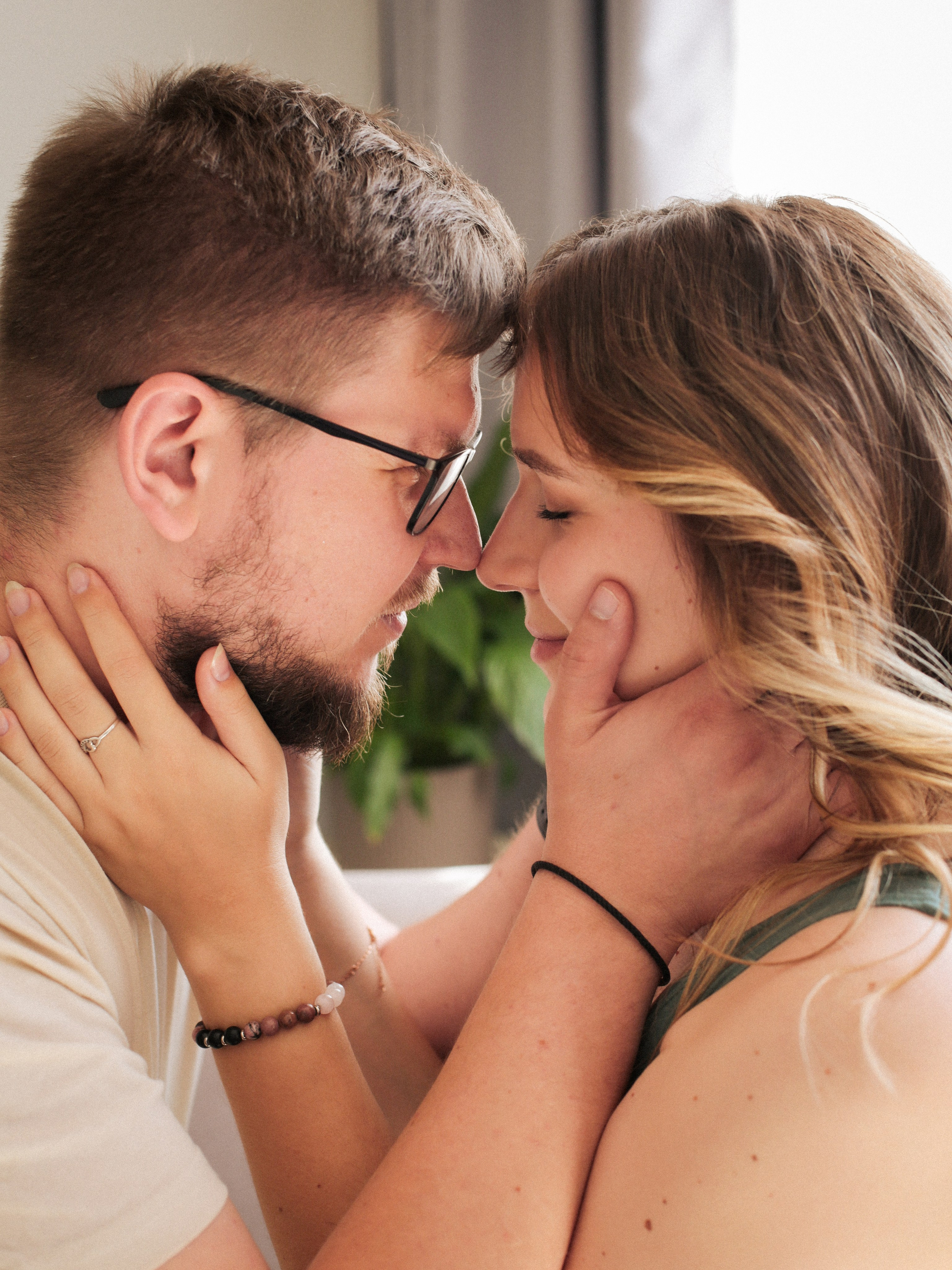 Владимир и Владлена. Фотограф Julia Milton | Портреты, съемки для маркетплейсов, лавстори, съёмка беременности в Санкт-Петербурге. Обучение фотографии в Спб очно