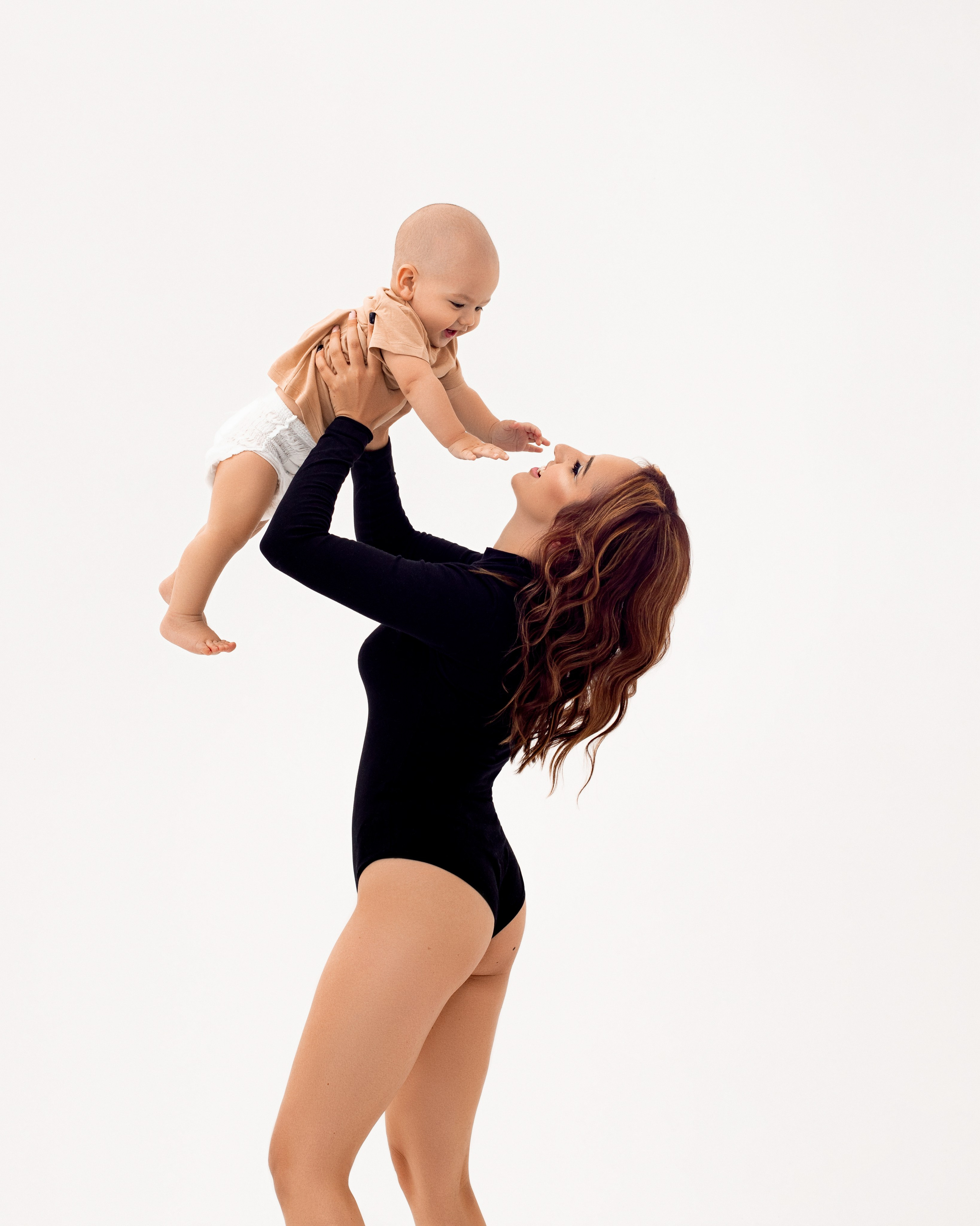 Мама и малыш. Фотограф беременности и семей Нижневартовск