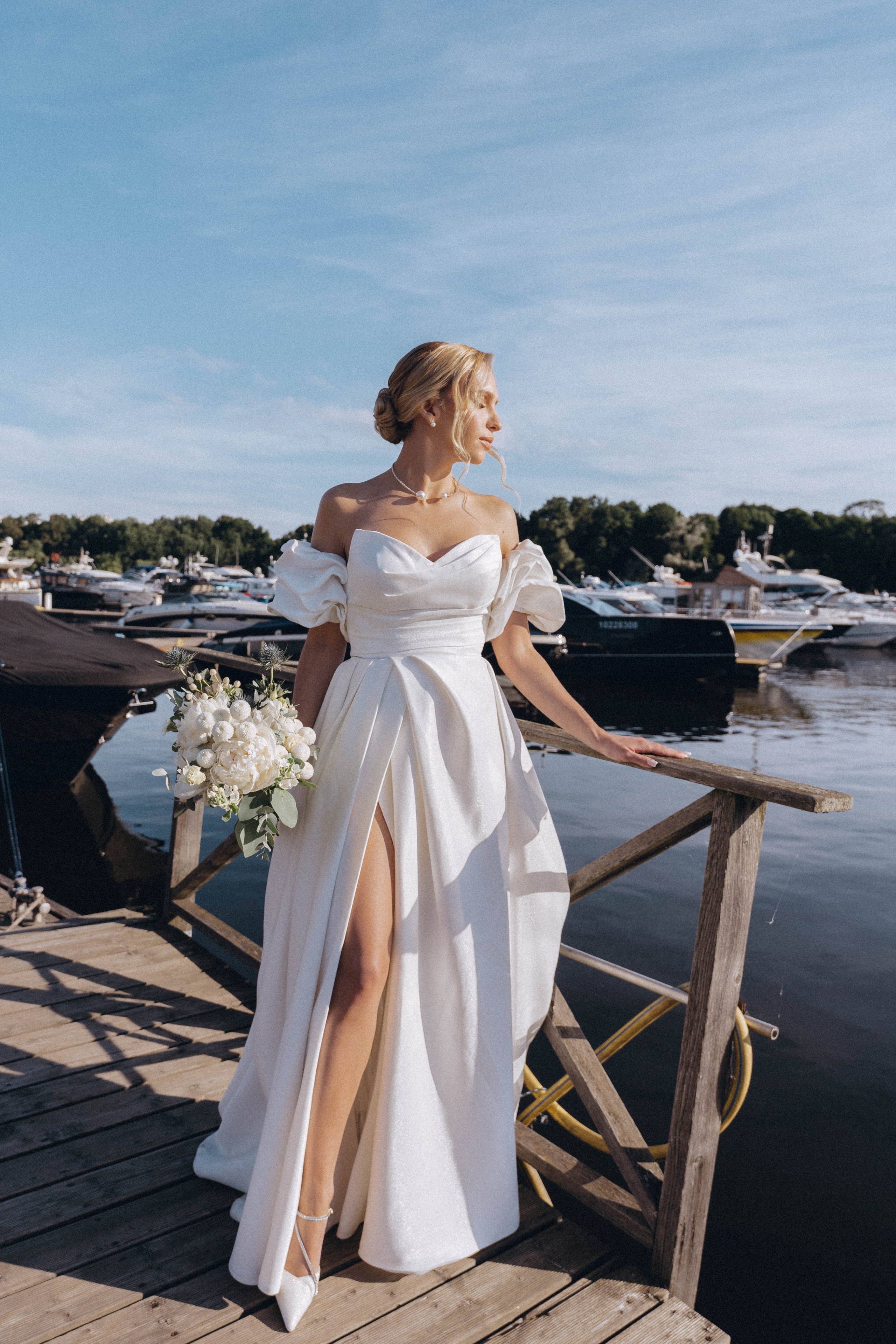 СВАДЕНБНАЯ СЬЕМКА НА КАТЕРЕ ПО КАНАЛАМ САНКТ-ПЕТЕРБУРГА И В АКВАТОРИИ НЕВЫ. Профессиональный фотограф, Санкт-Петербург — Виктория Богомолова