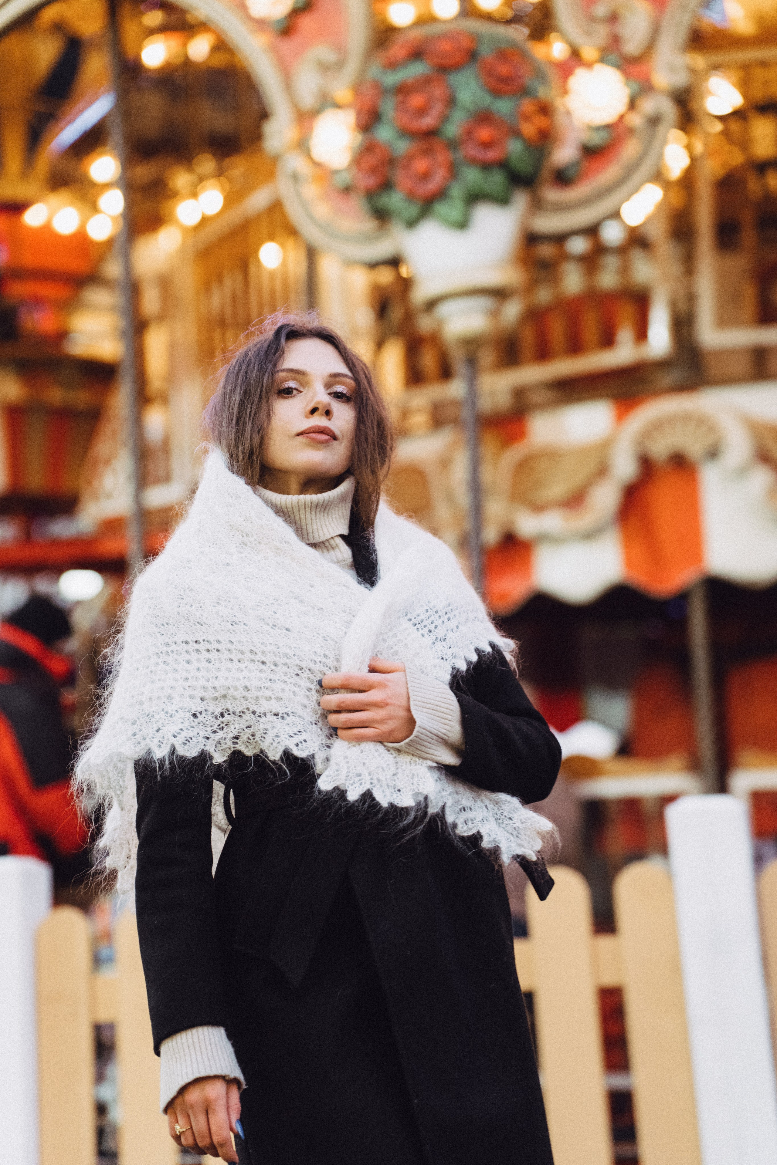 ПРОГУЛКА НА МАНЕЖНОЙ ПЛОЩАДИ ДЛЯ ДЕВУШКИ ПЕРЕД НОВЫМ ГОДОМ (НОВОГОДНЯЯ ФОТОСЕССИИЯ НА МАНЕЖНОЙ ПЛОЩАДИ). Профессиональный фотограф, Санкт-Петербург — Виктория Богомолова