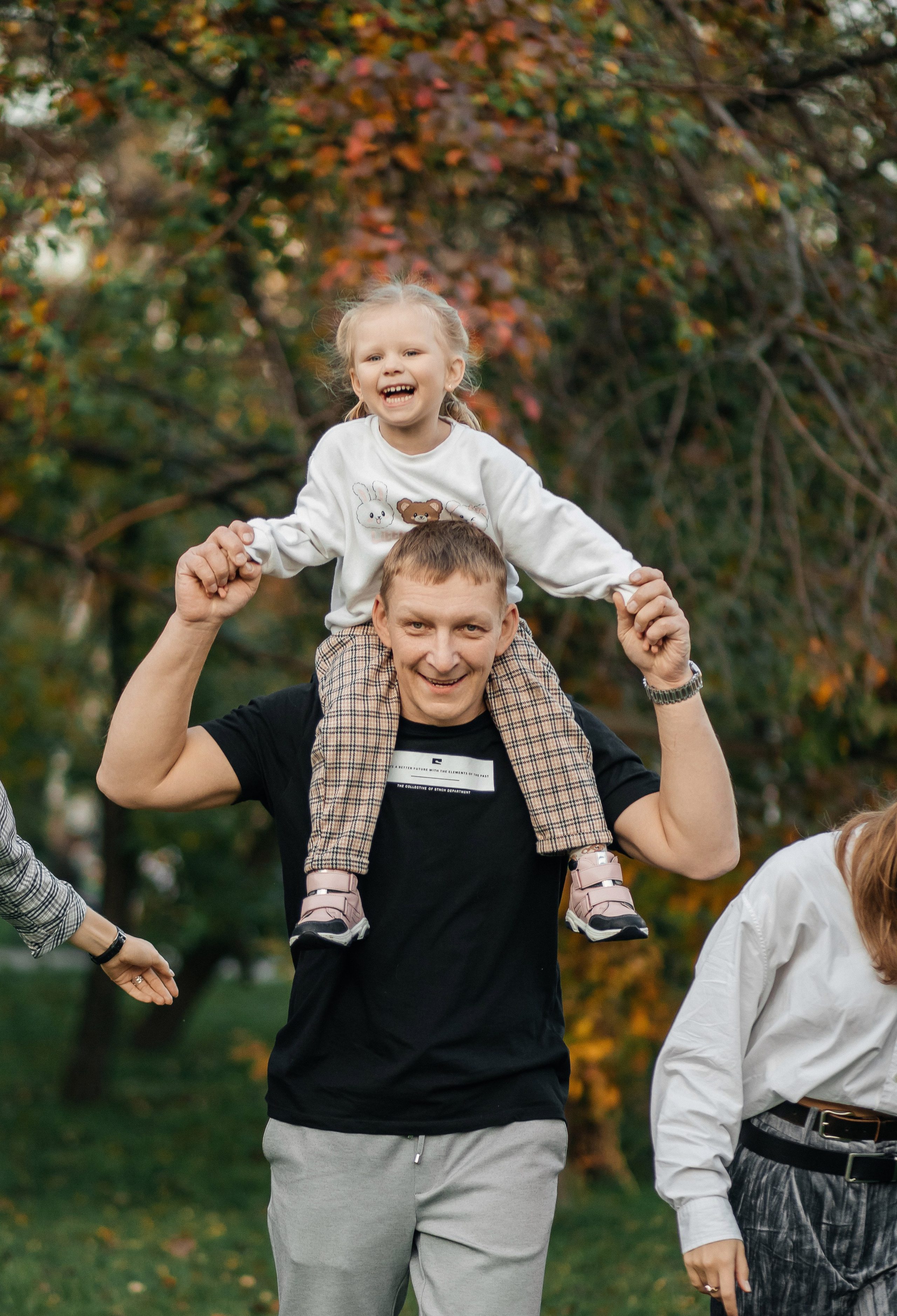 Семейная прогулочная фотосессия. Свадебный и семейный фотограф Ибрагимова Мария из Екатеринбурга
