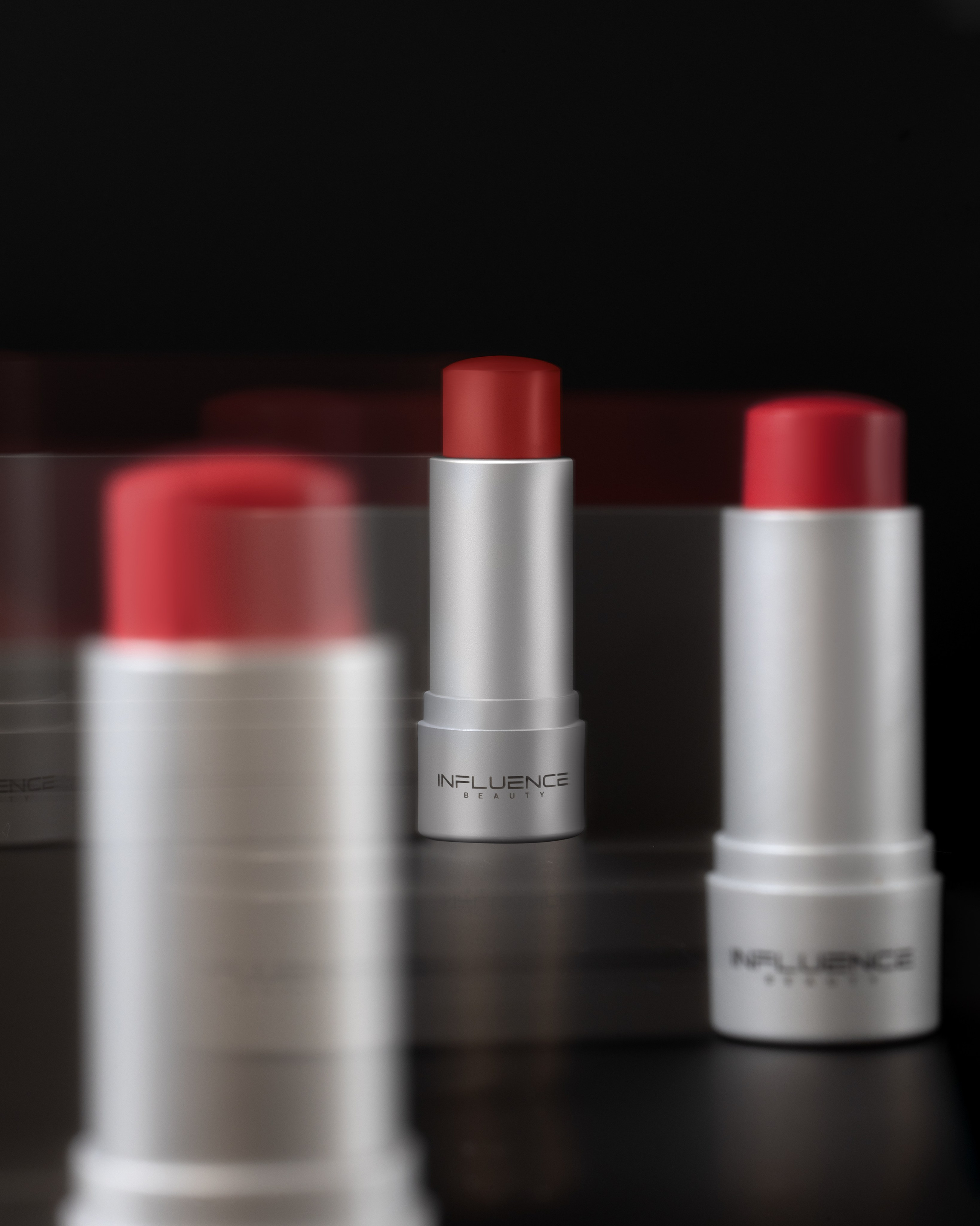 PRODUCT. RETOUCHER / Beauty / Product / Fashion / Commercial